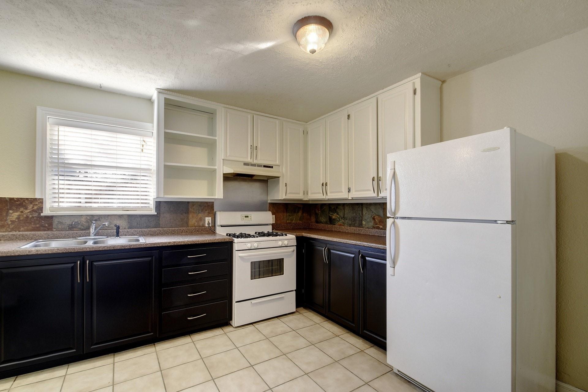 1704 E.m. Franklin Ave #unit C Property Photo 6