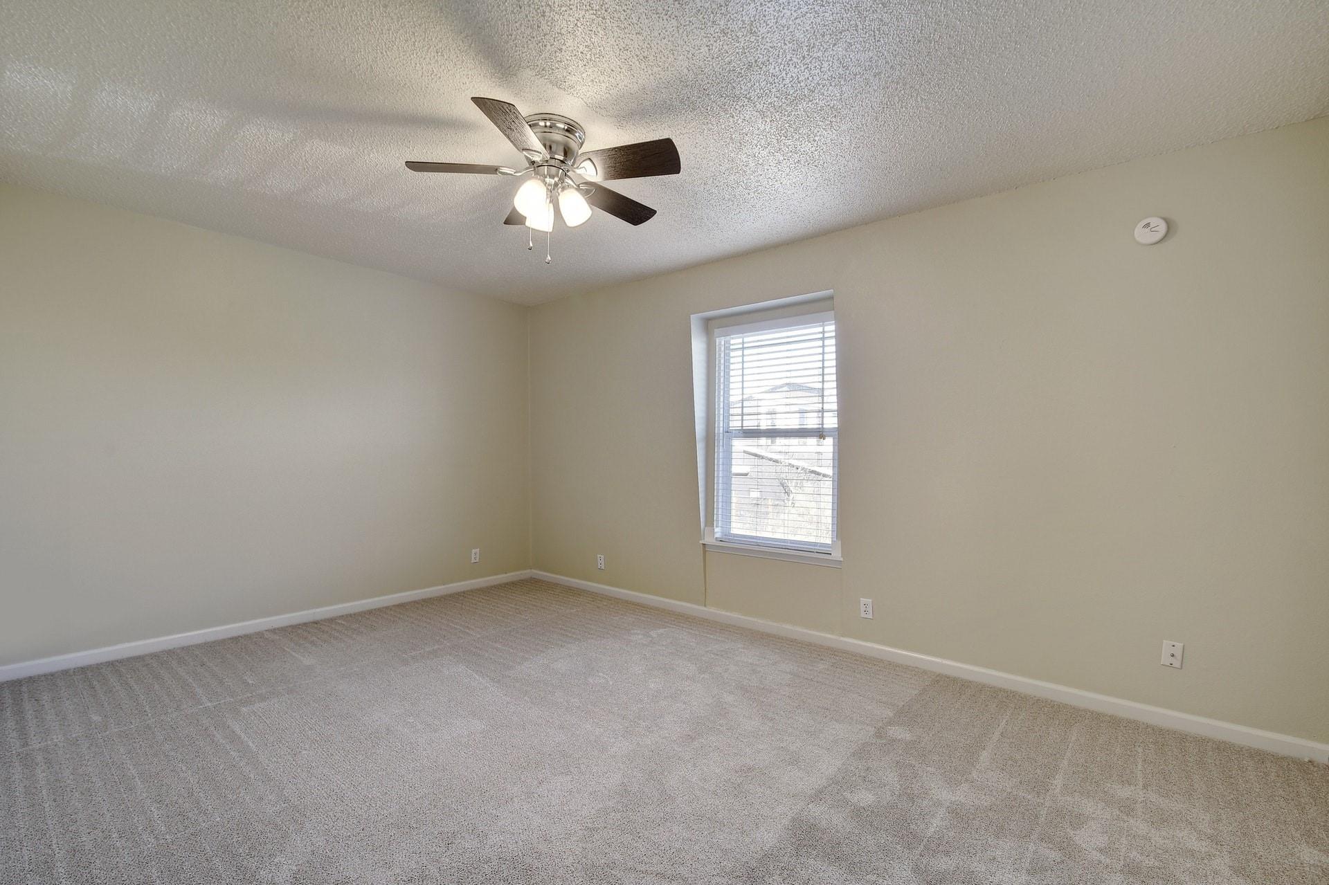 1704 E.m. Franklin Ave #unit C Property Photo 11