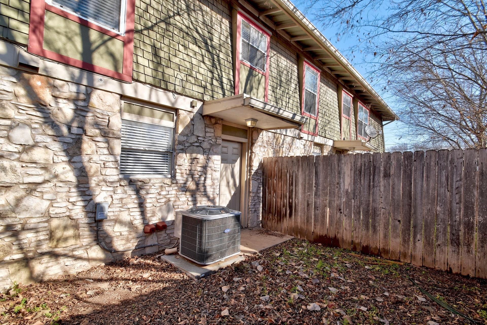 1704 E.m. Franklin Ave #unit C Property Photo 16