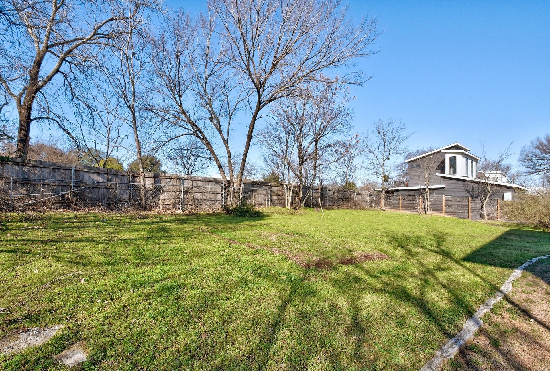 1704 E.m. Franklin Ave #unit C Property Photo 17