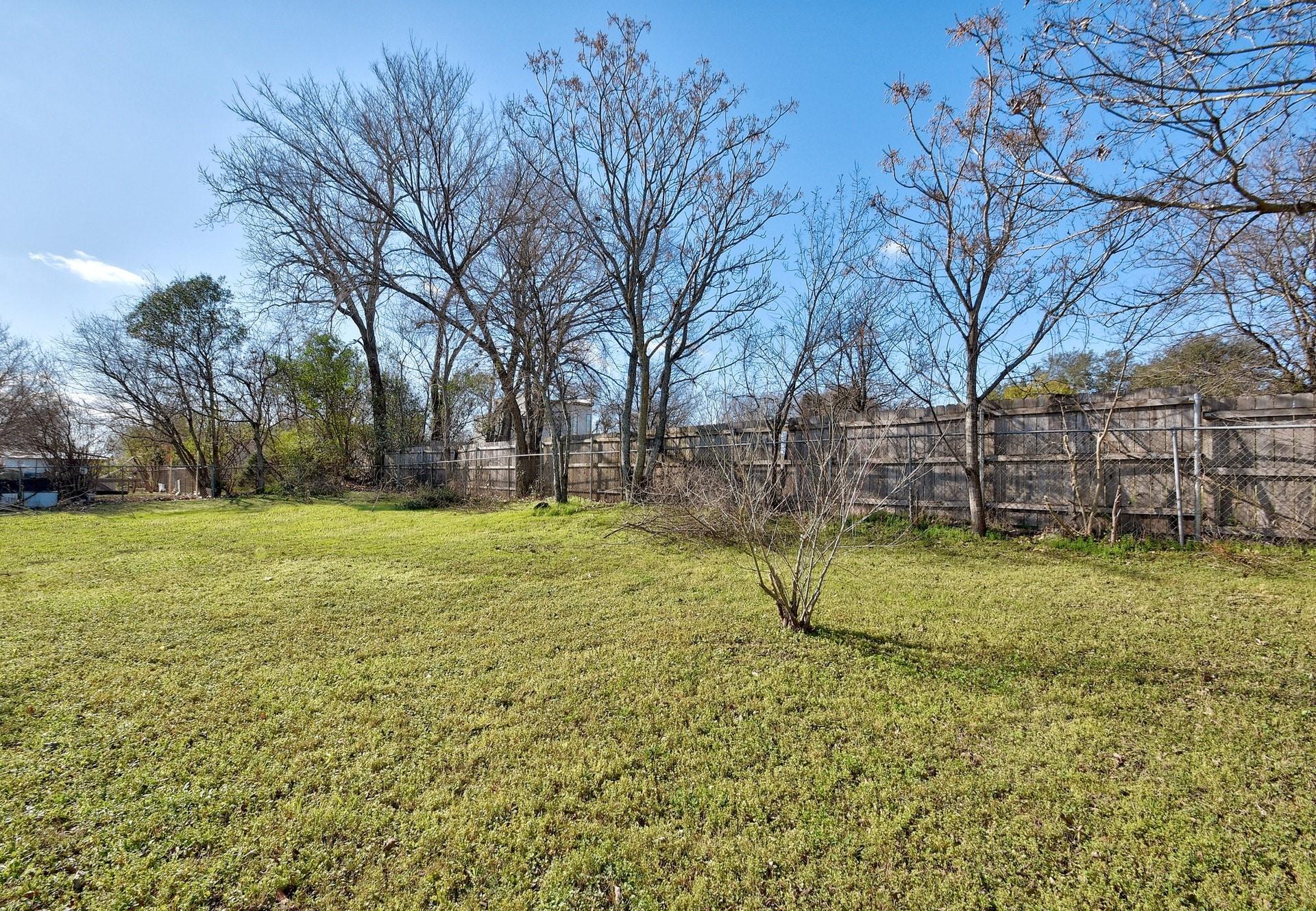 1704 E.m. Franklin Ave #unit C Property Photo 18