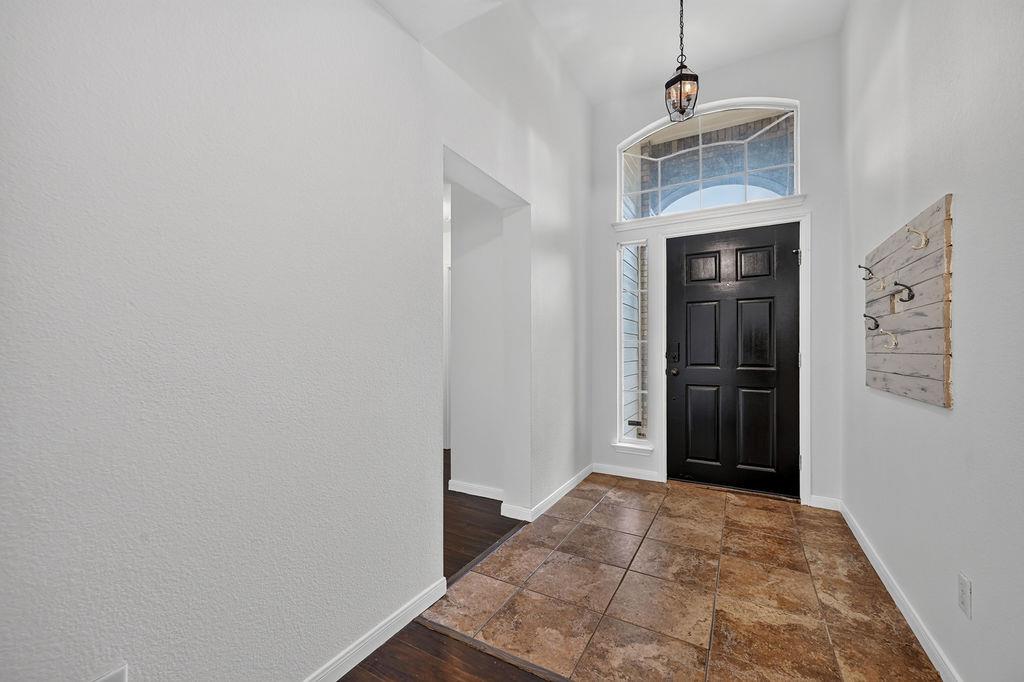 2113 Pearson Way Property Photo 3