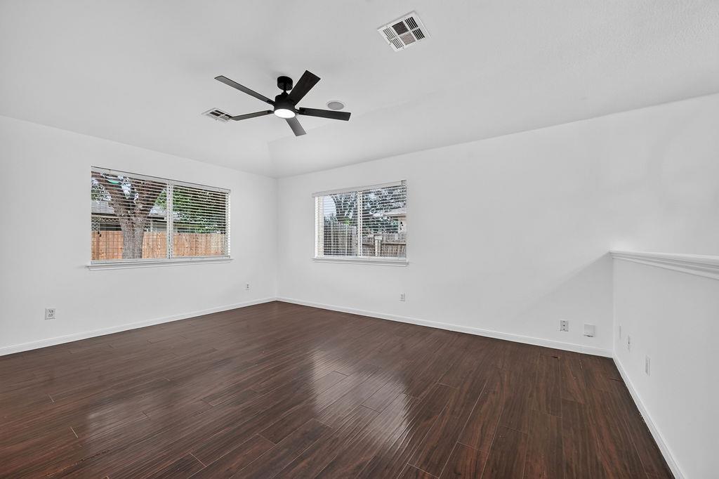2113 Pearson Way Property Photo 5