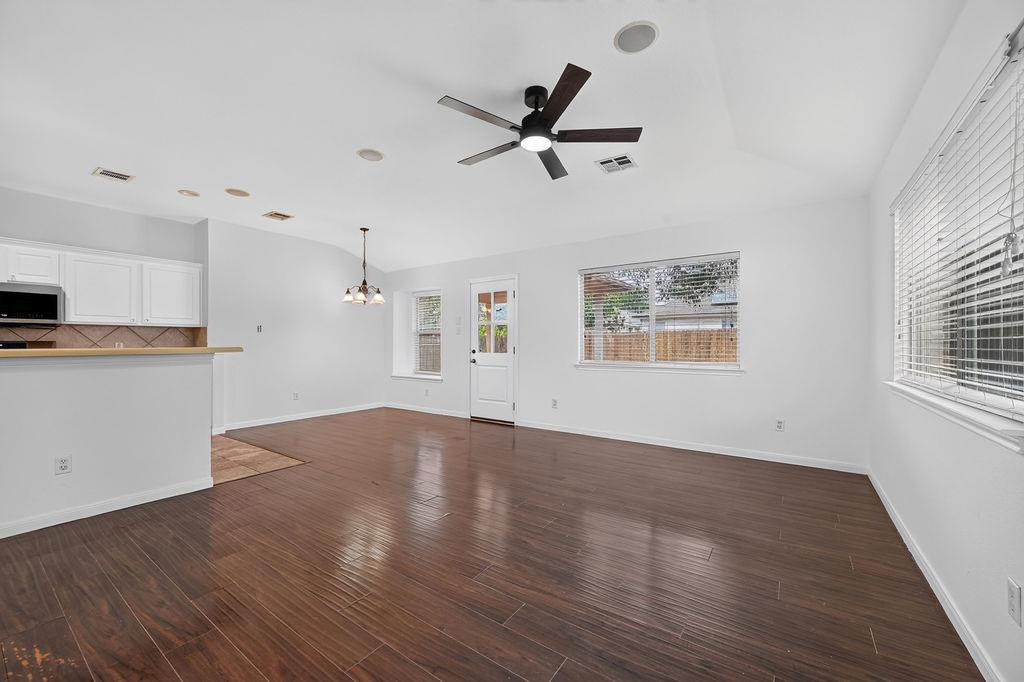 2113 Pearson Way Property Photo 8