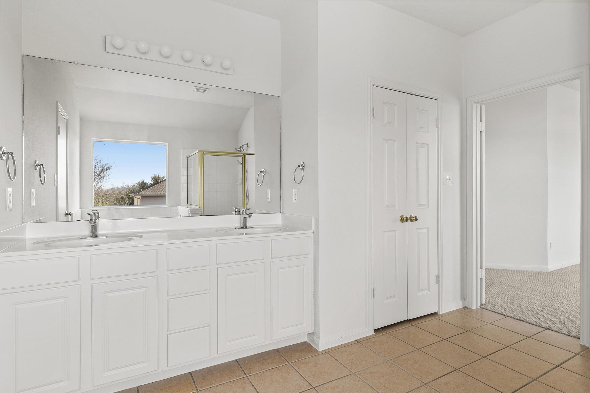 2301 Boulder Run Property Photo 13
