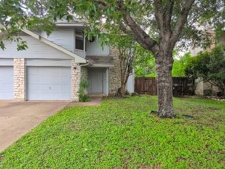 1213 Gregory Ln Property Photo 1