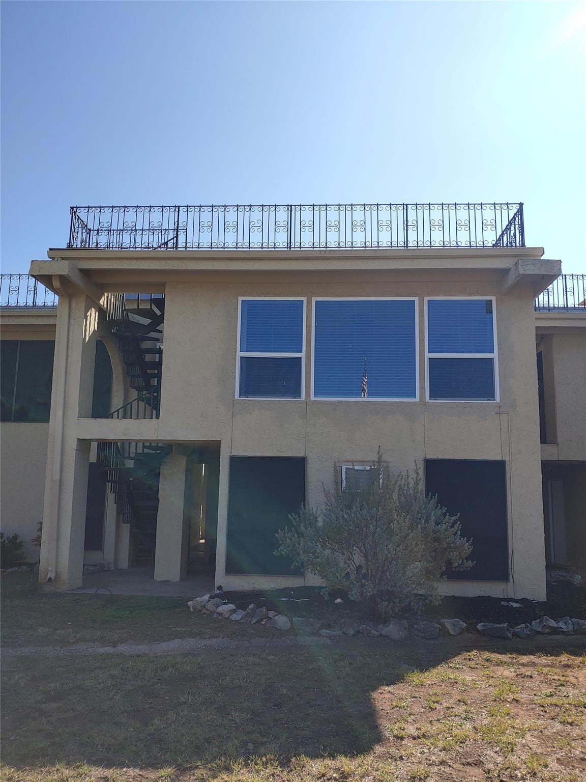 5806 Circulo Dr 16f Up Property Photo