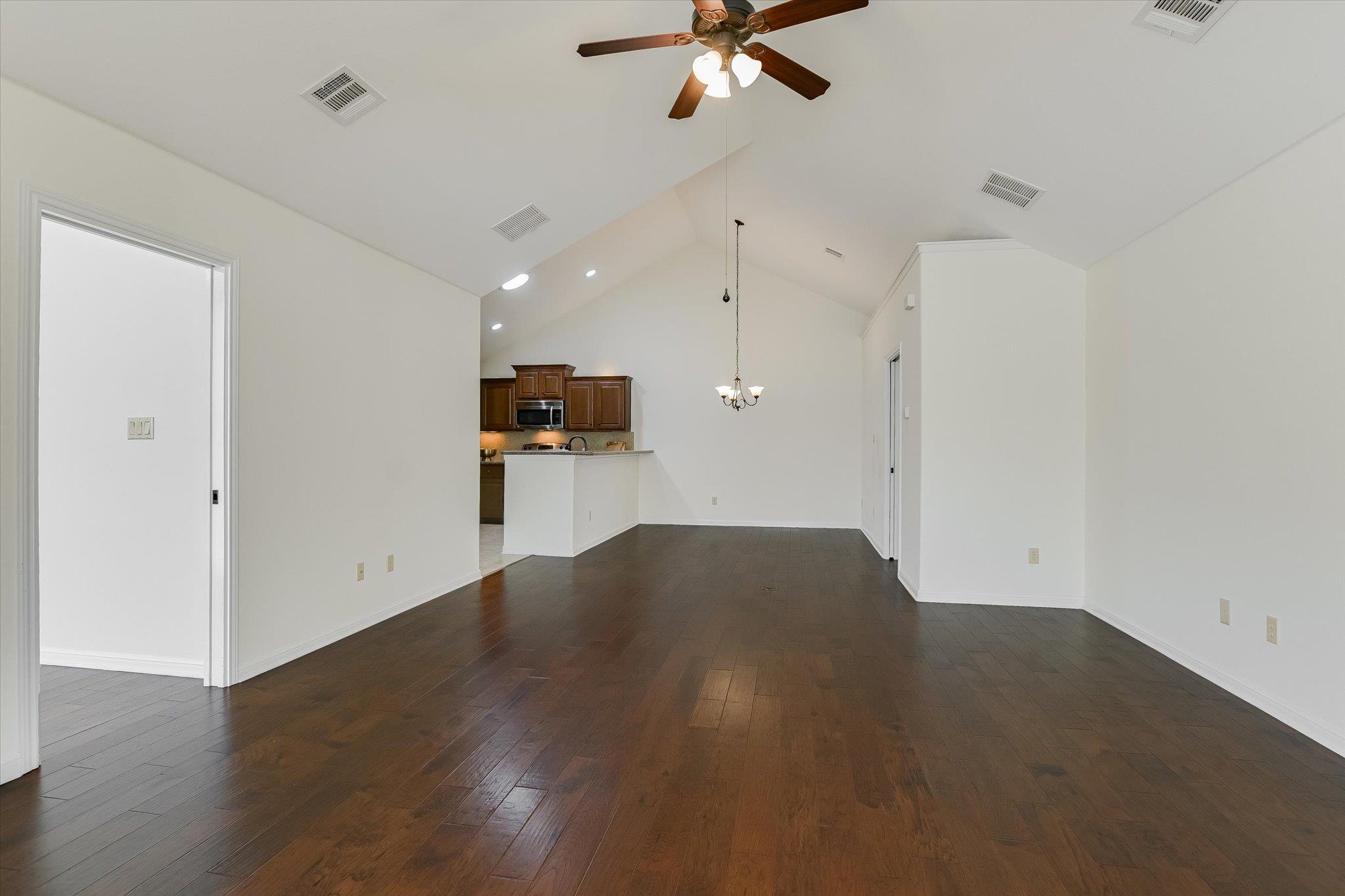 30 Wildwood Dr #111 Property Photo 6