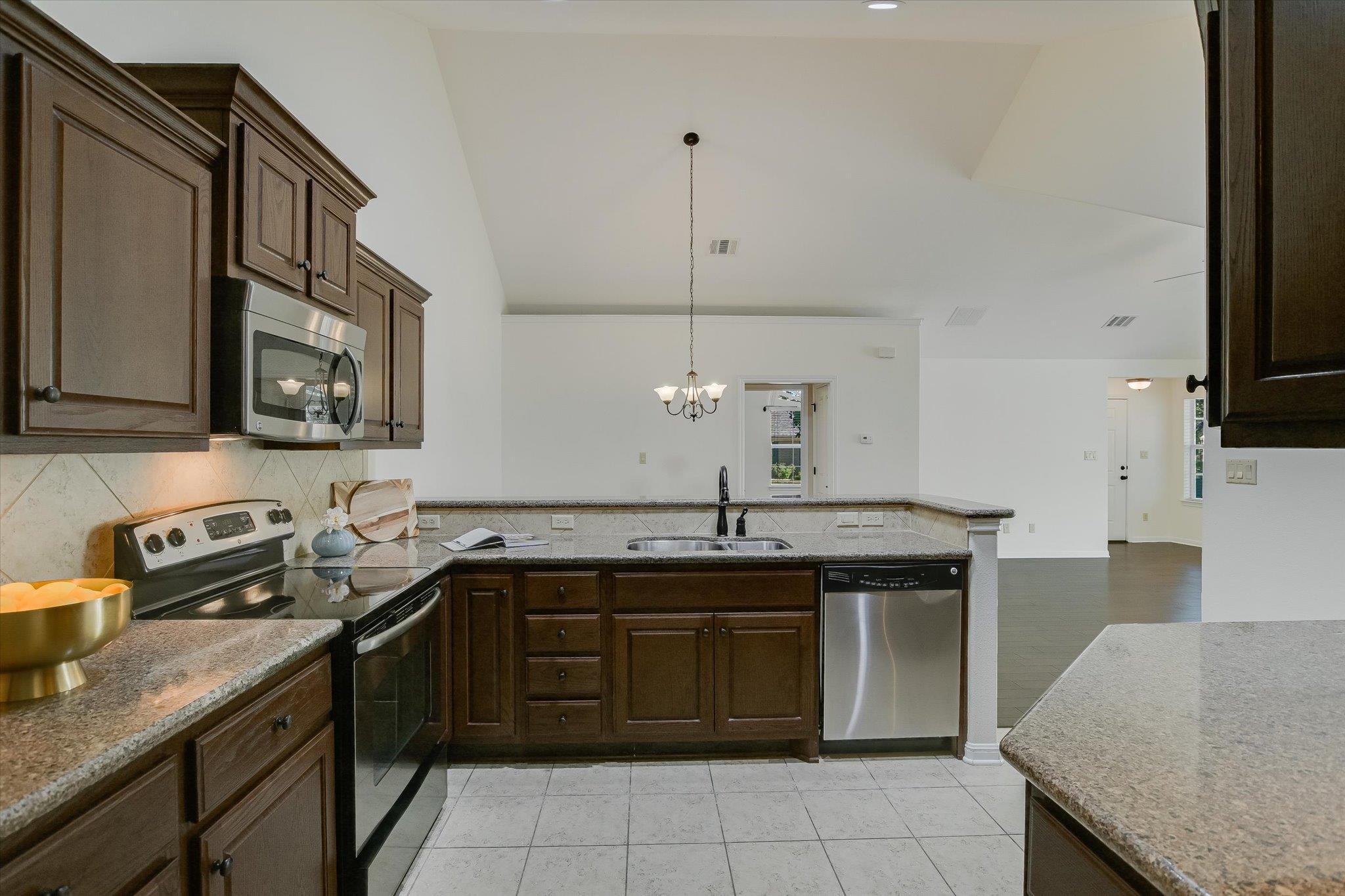 30 Wildwood Dr #111 Property Photo 15