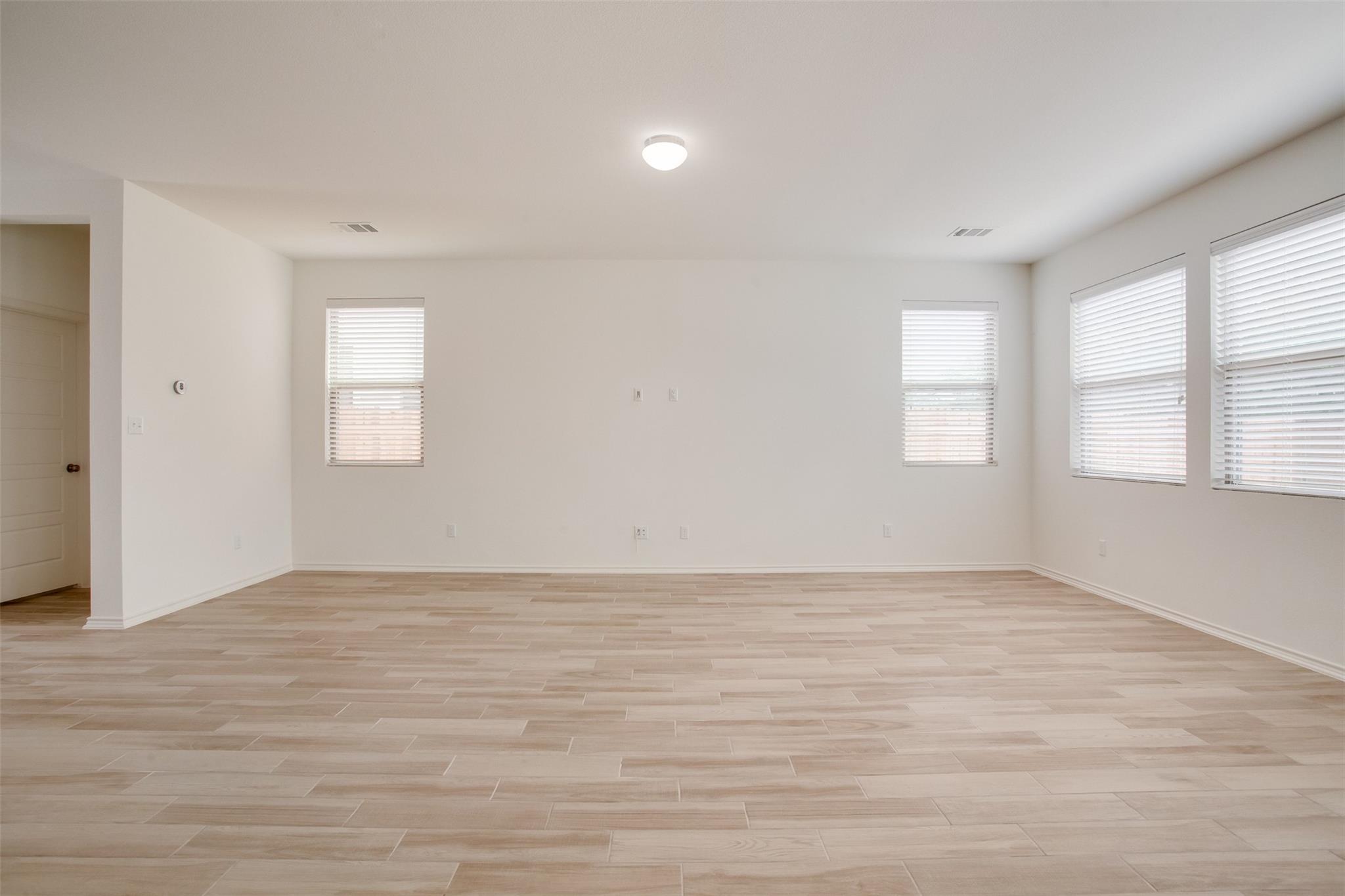 9201 White Coral Dr Property Photo 4