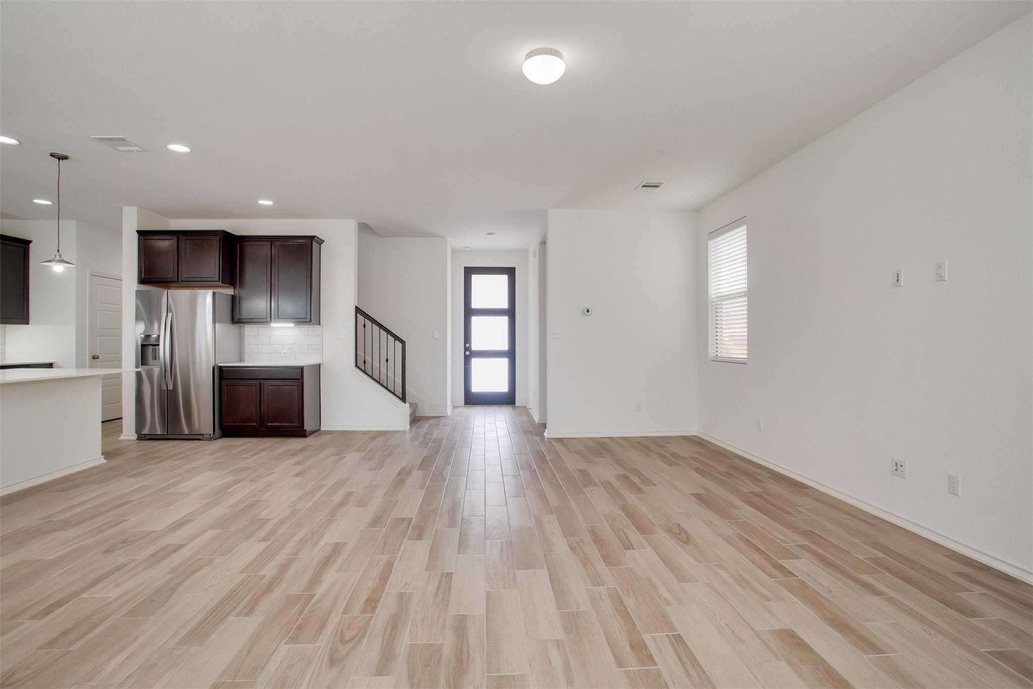9201 White Coral Dr Property Photo 6