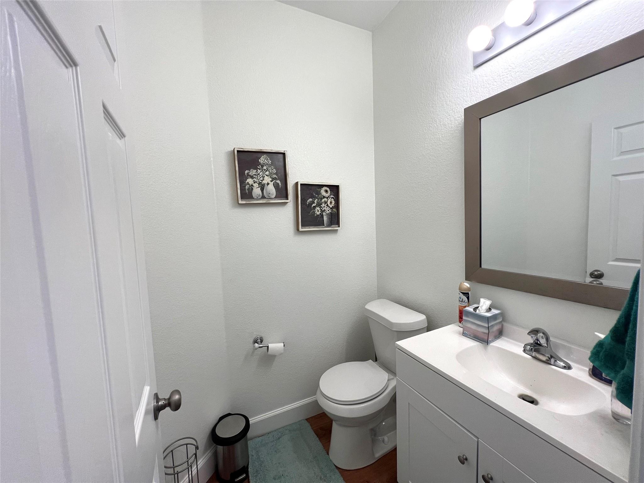 2106 Huxley Ln Property Photo 14