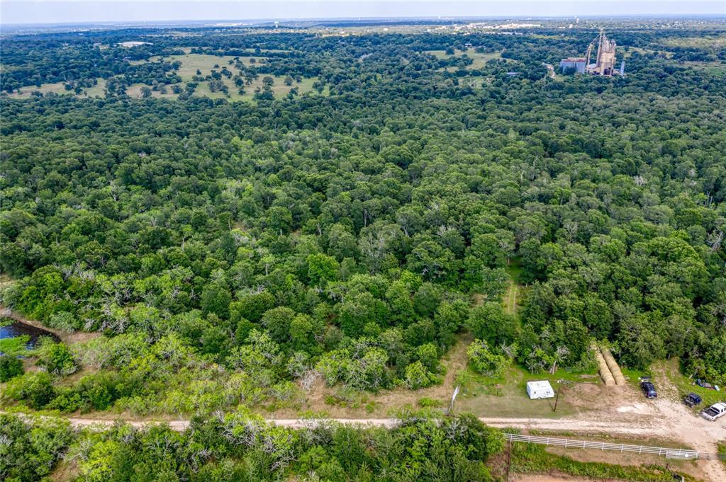 221 Fawn Ridge Rd Property Photo 3