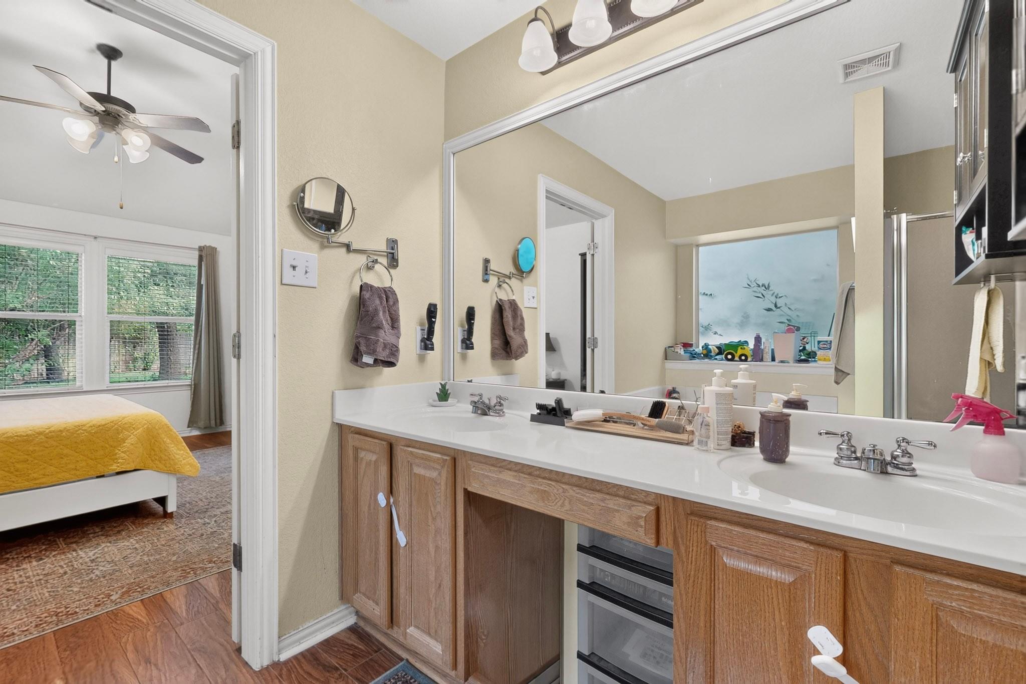 2400 White Stallion Way Property Photo 20