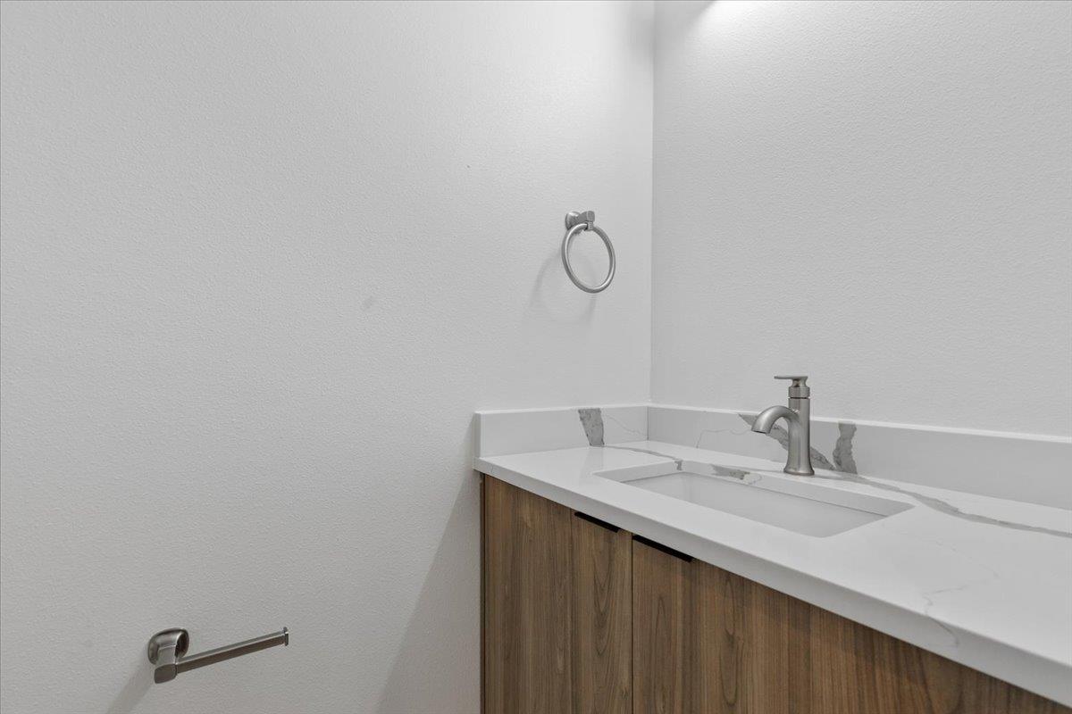 1409 Emile St Property Photo 10