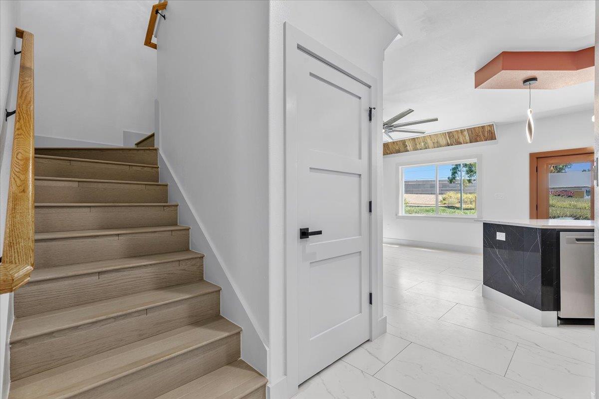 1409 Emile St Property Photo 22