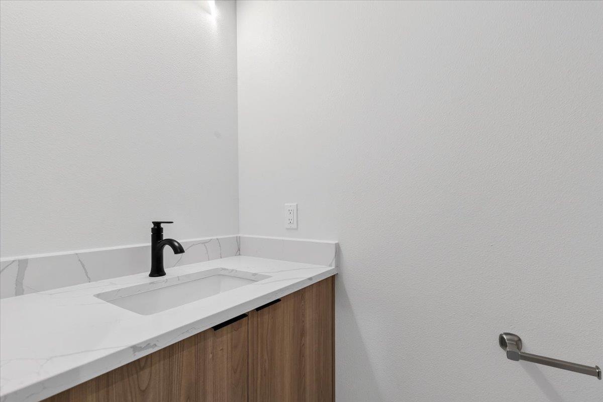 1409 Emile St Property Photo 30