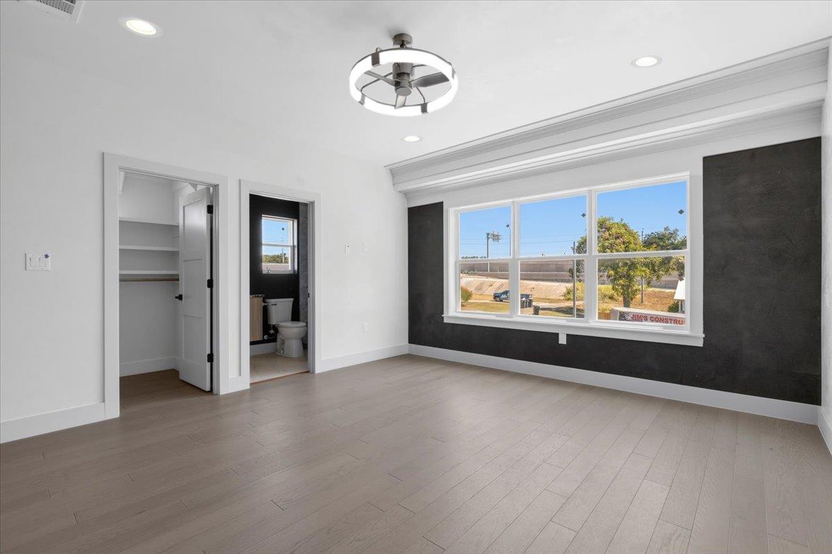 1409 Emile St Property Photo 31