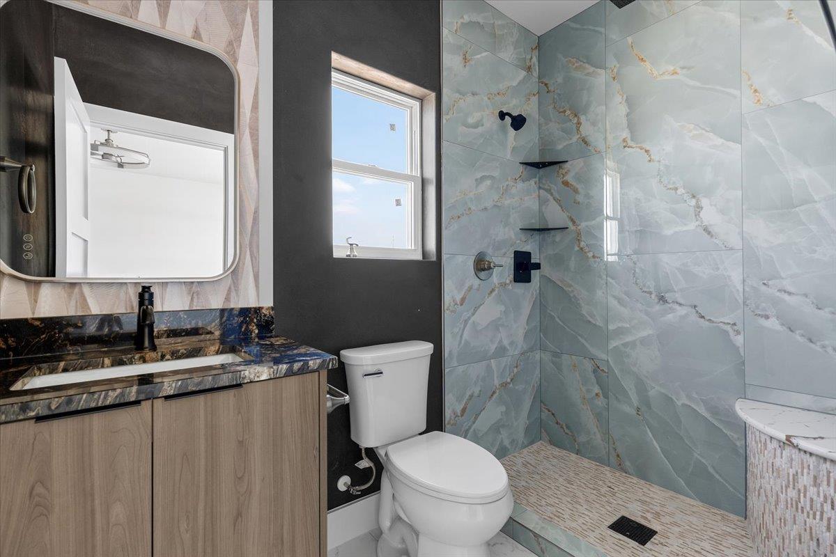 1409 Emile St Property Photo 33