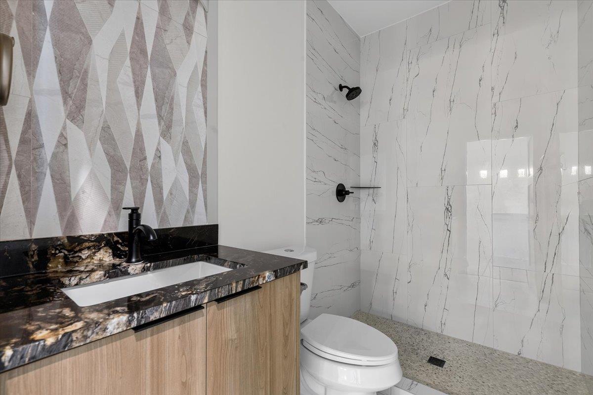1409 Emile St Property Photo 35
