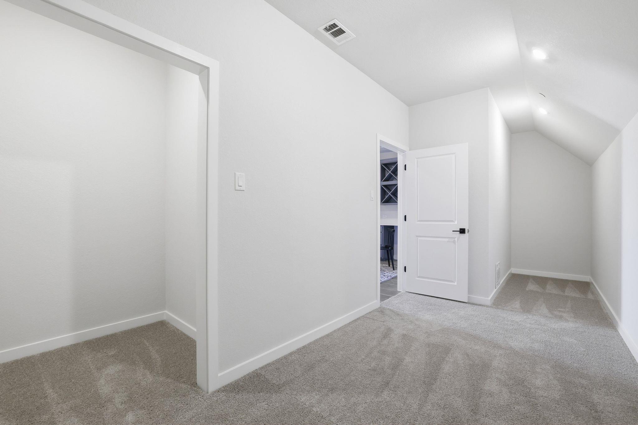 905 Pullman St Property Photo 28