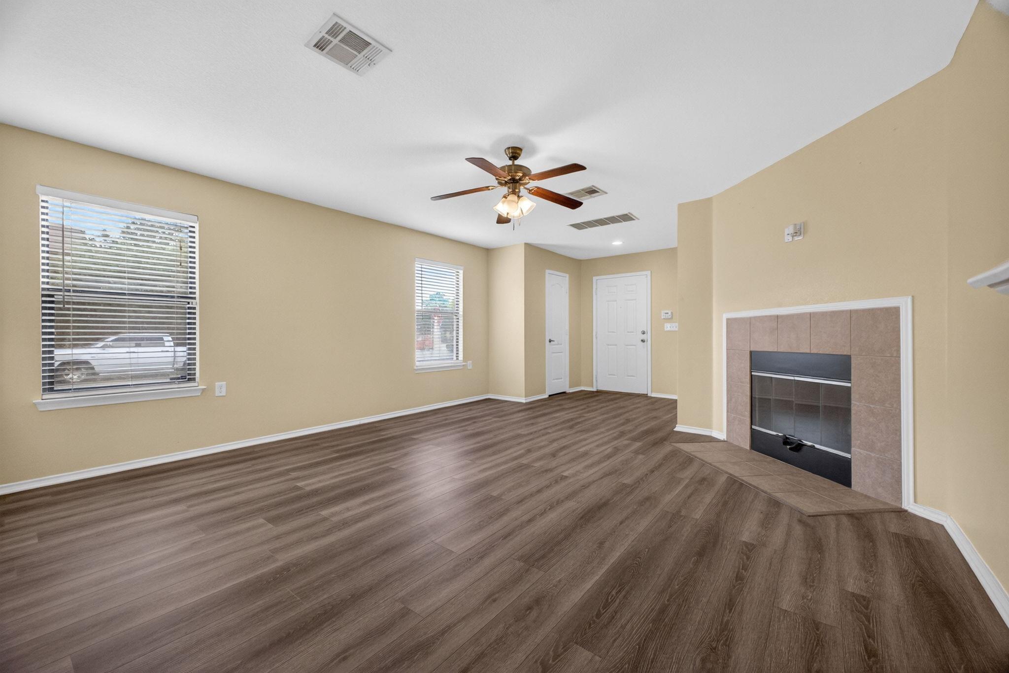 8813 Wiley Way Property Photo 4