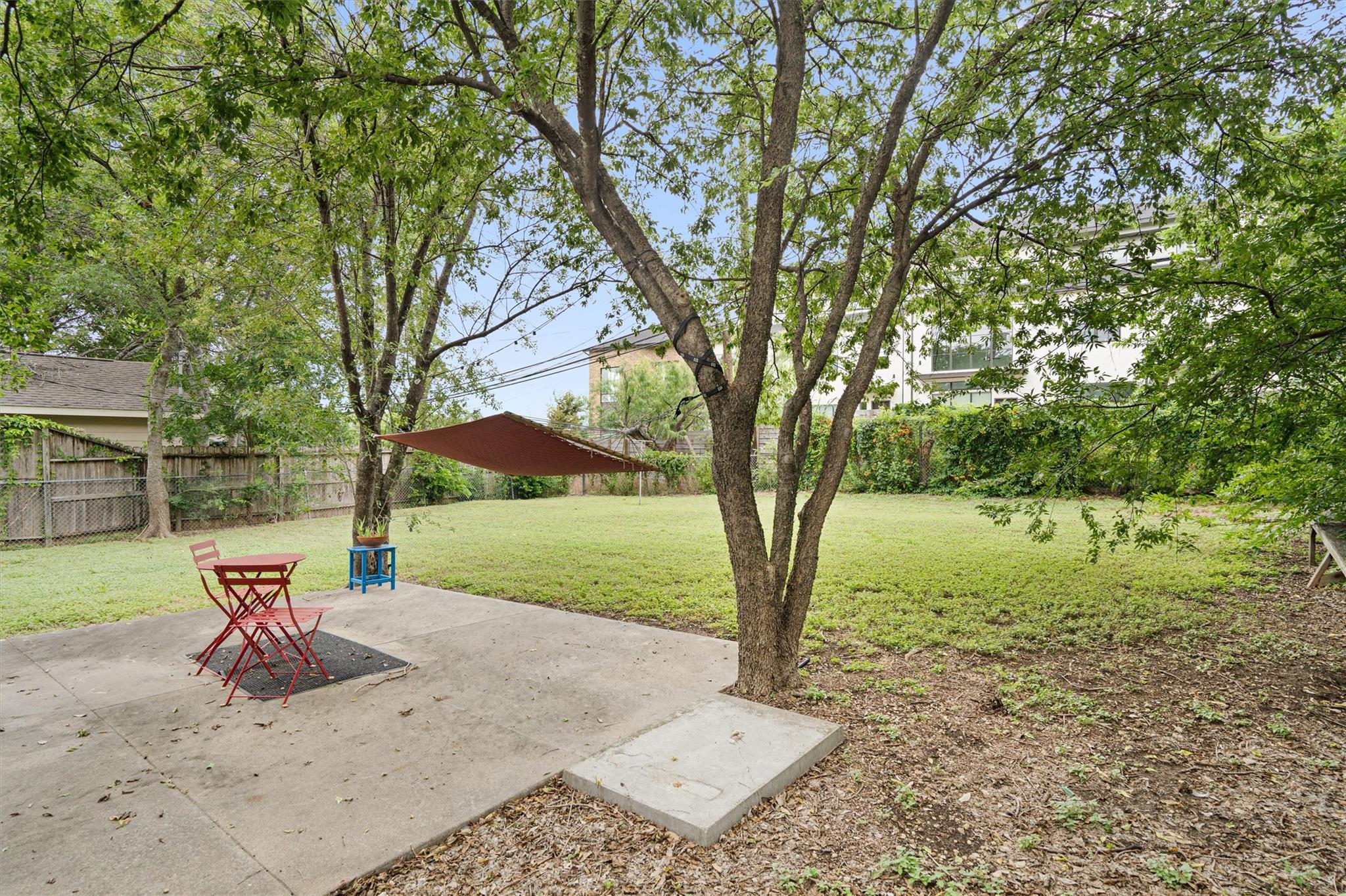 2633 W 45th St Property Photo 15