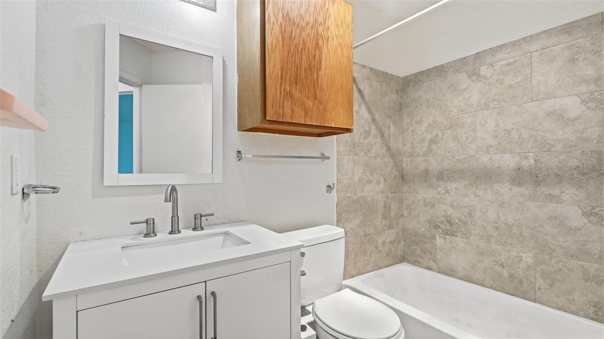 1124 Greenbriar Loop Property Photo 11