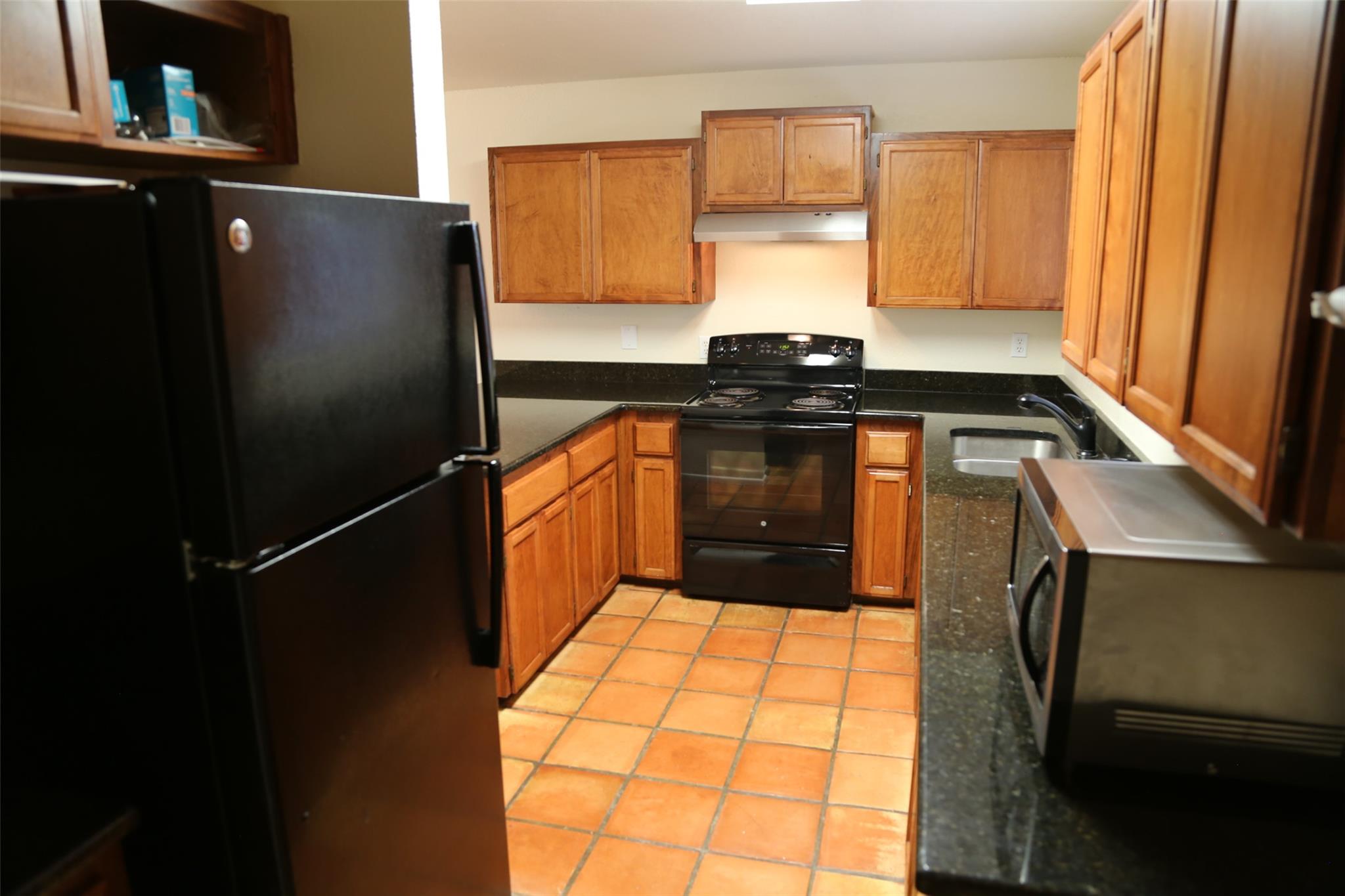 4 Deerfield Dr #d Property Photo 4