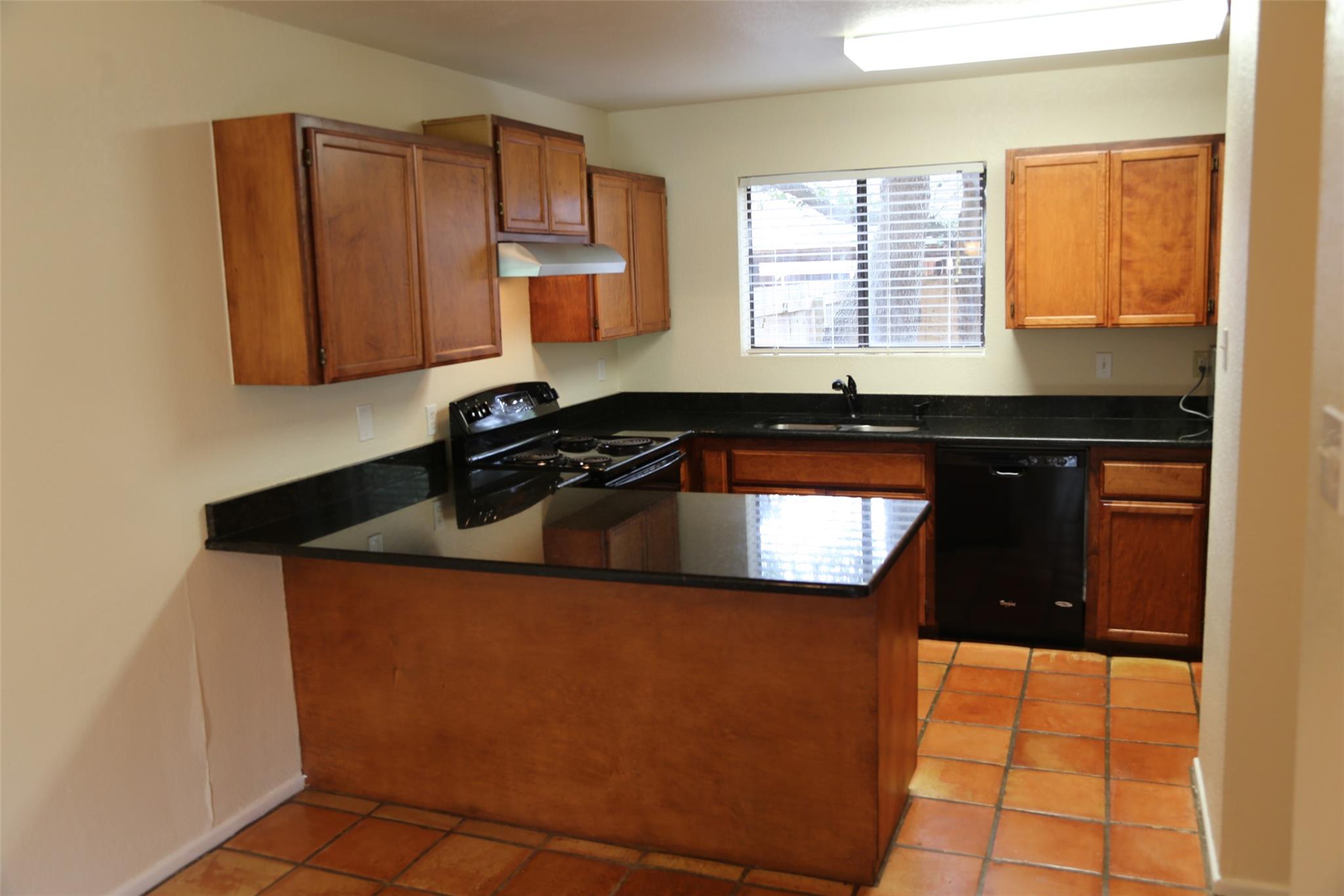 4 Deerfield Dr #d Property Photo 8