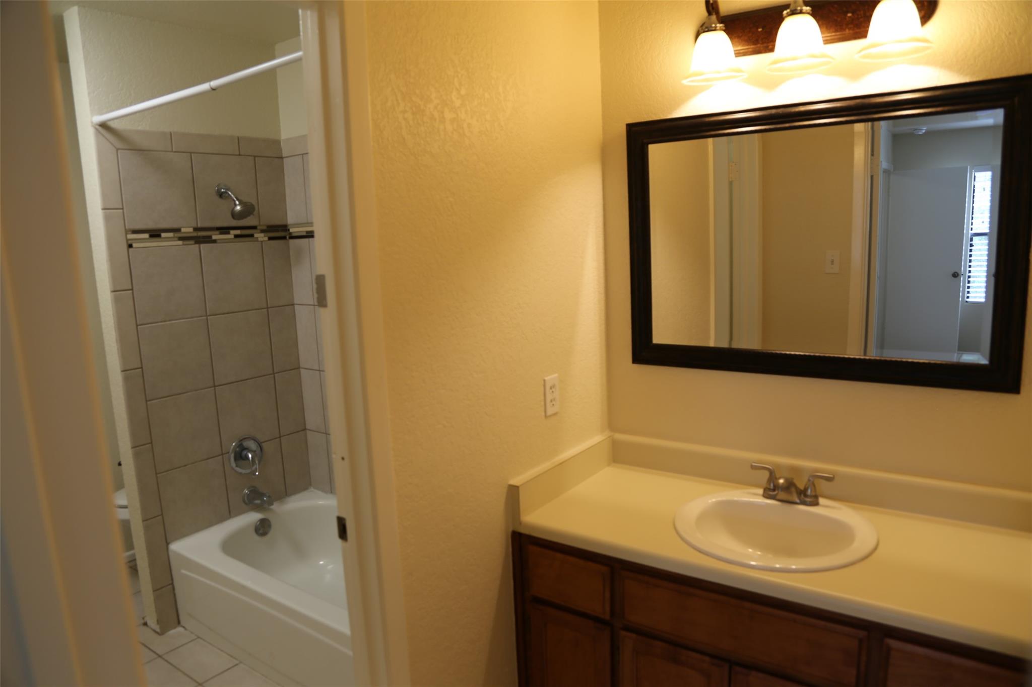 4 Deerfield Dr #d Property Photo 11