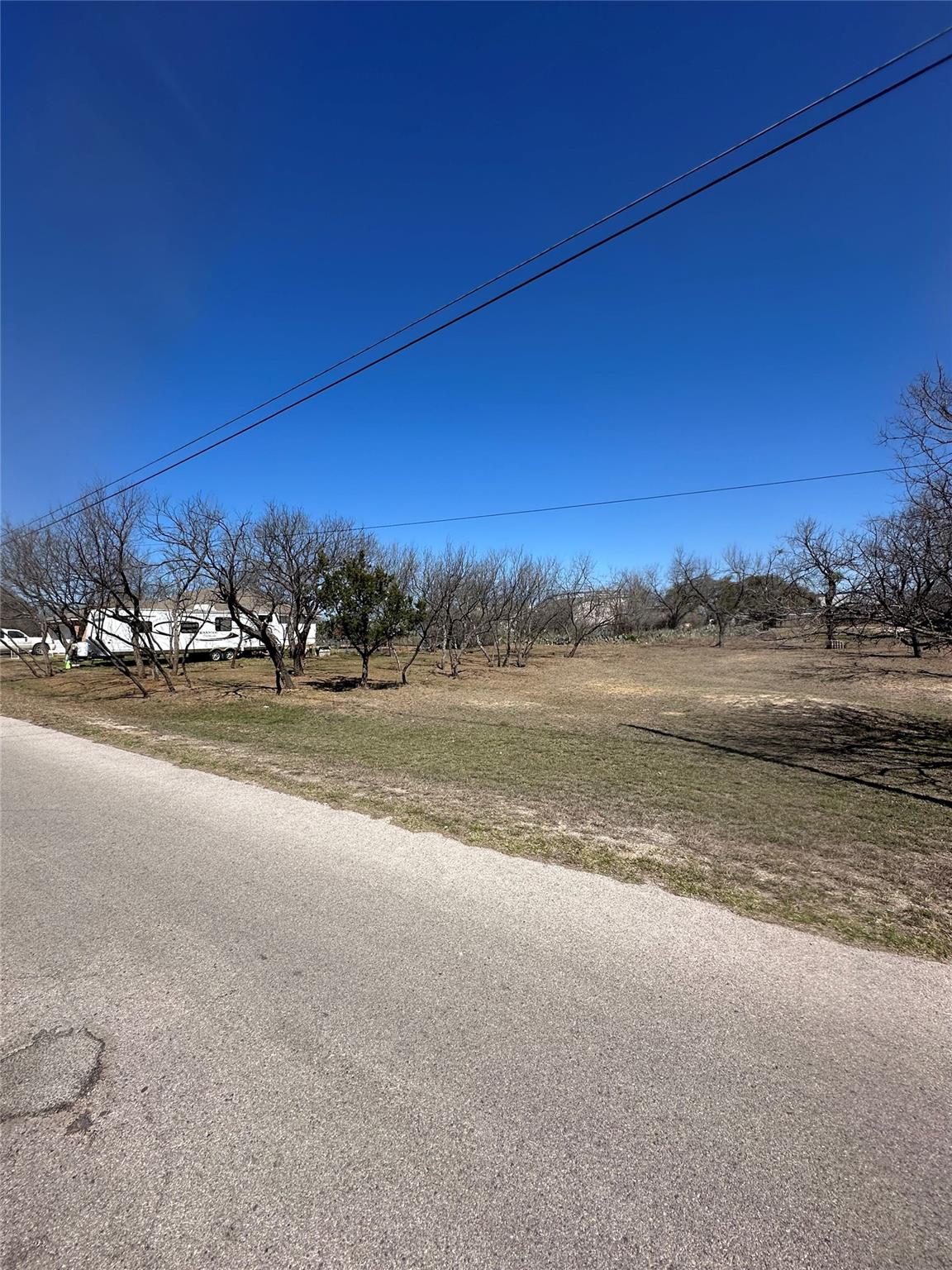 691a Southwood Dr Property Photo 4