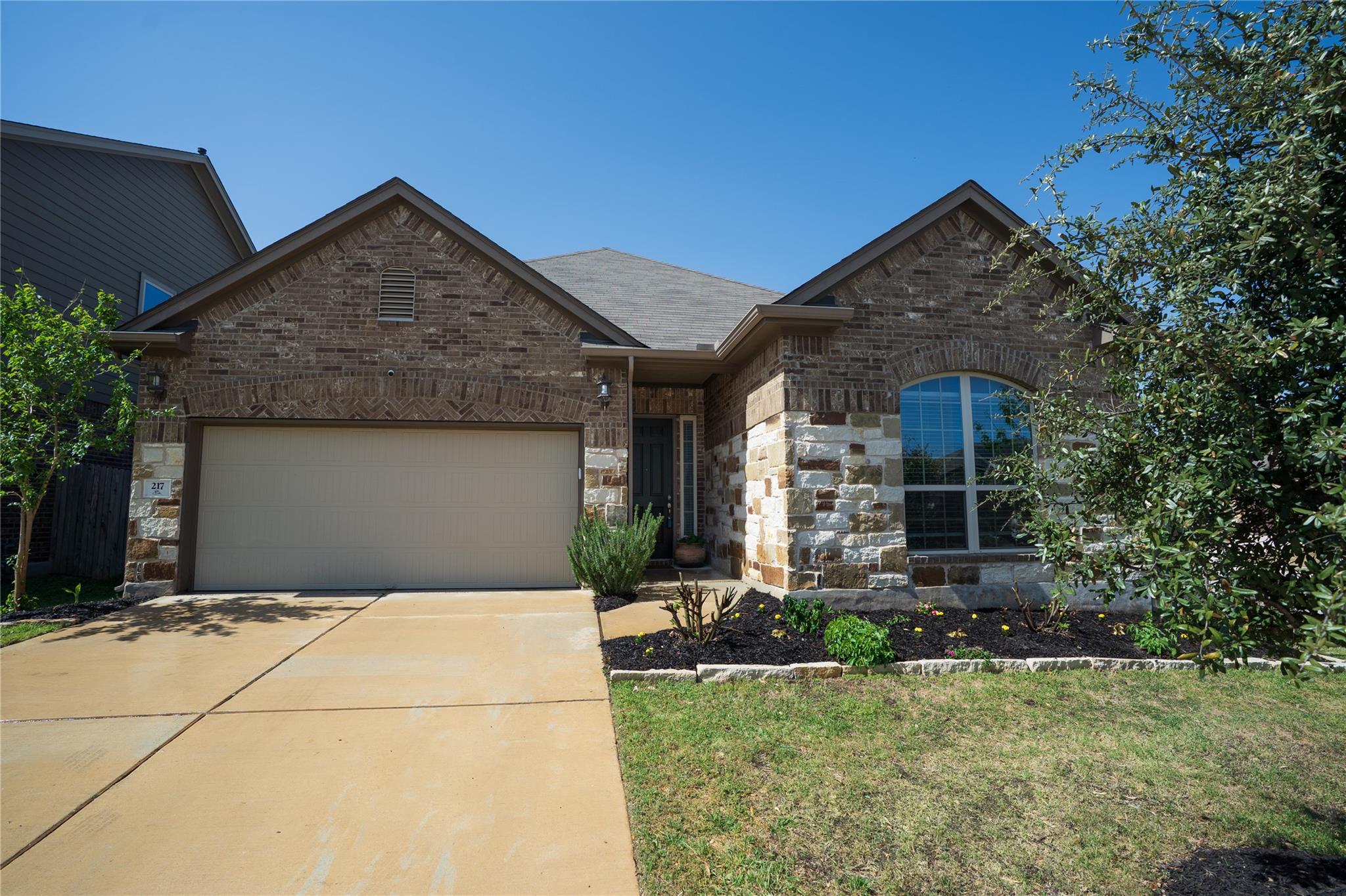 217 Sawtooth Dr Property Photo