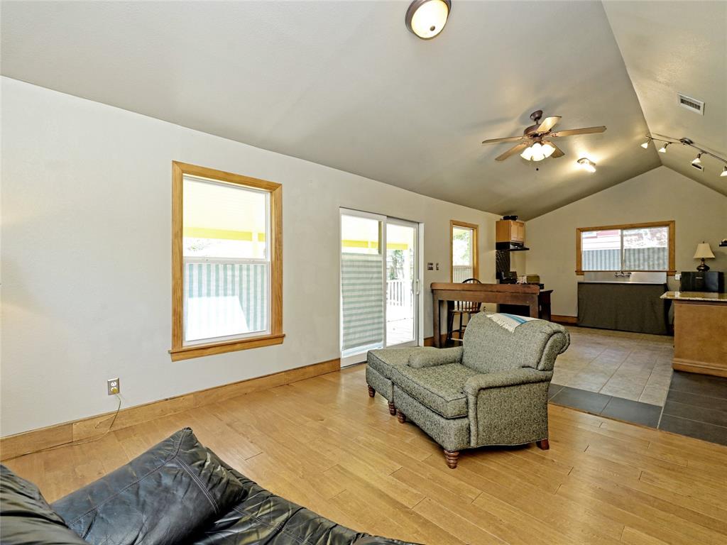 6107 Felix Ave Property Photo 5