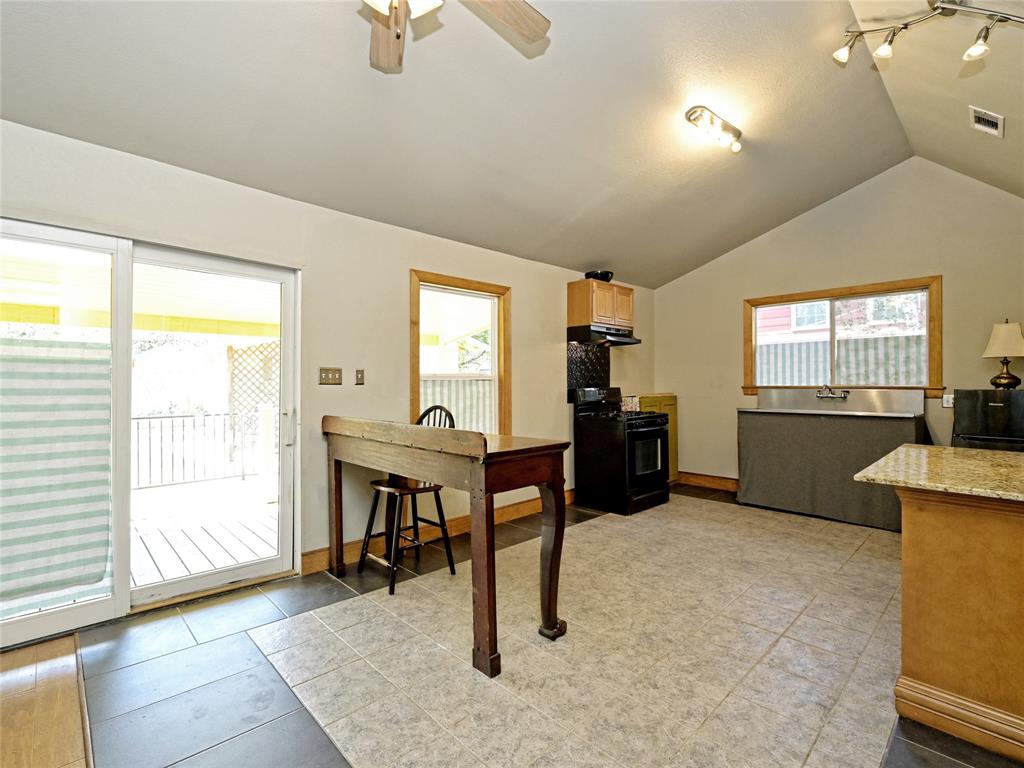 6107 Felix Ave Property Photo 7