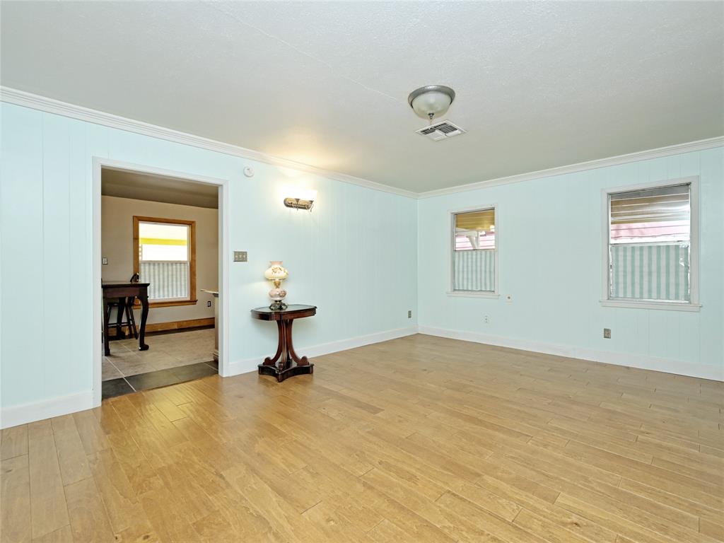 6107 Felix Ave Property Photo 14