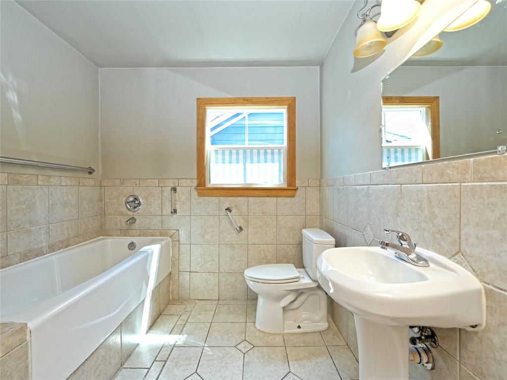 6107 Felix Ave Property Photo 17