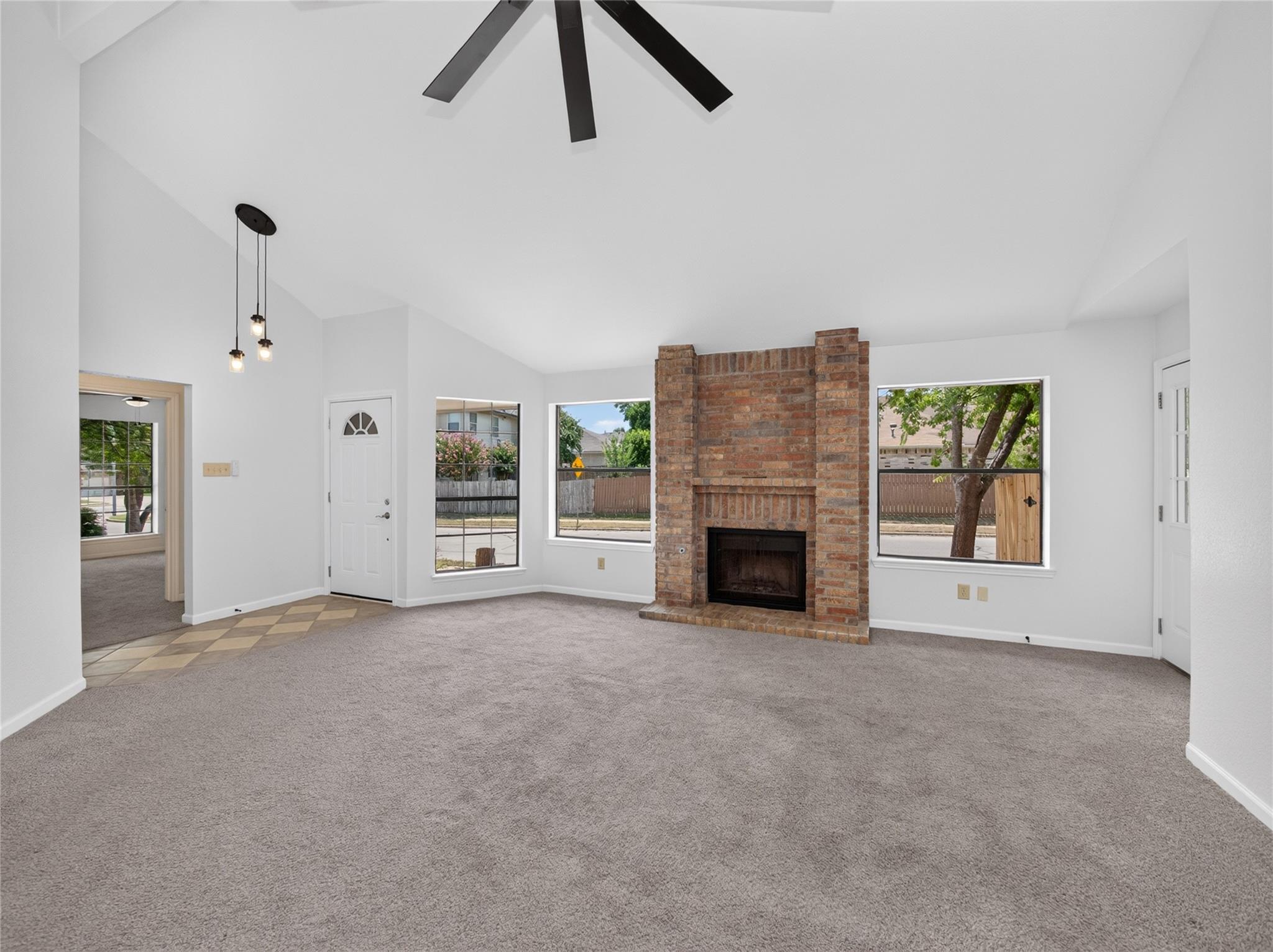 917 Clearwater Trl Property Photo 2