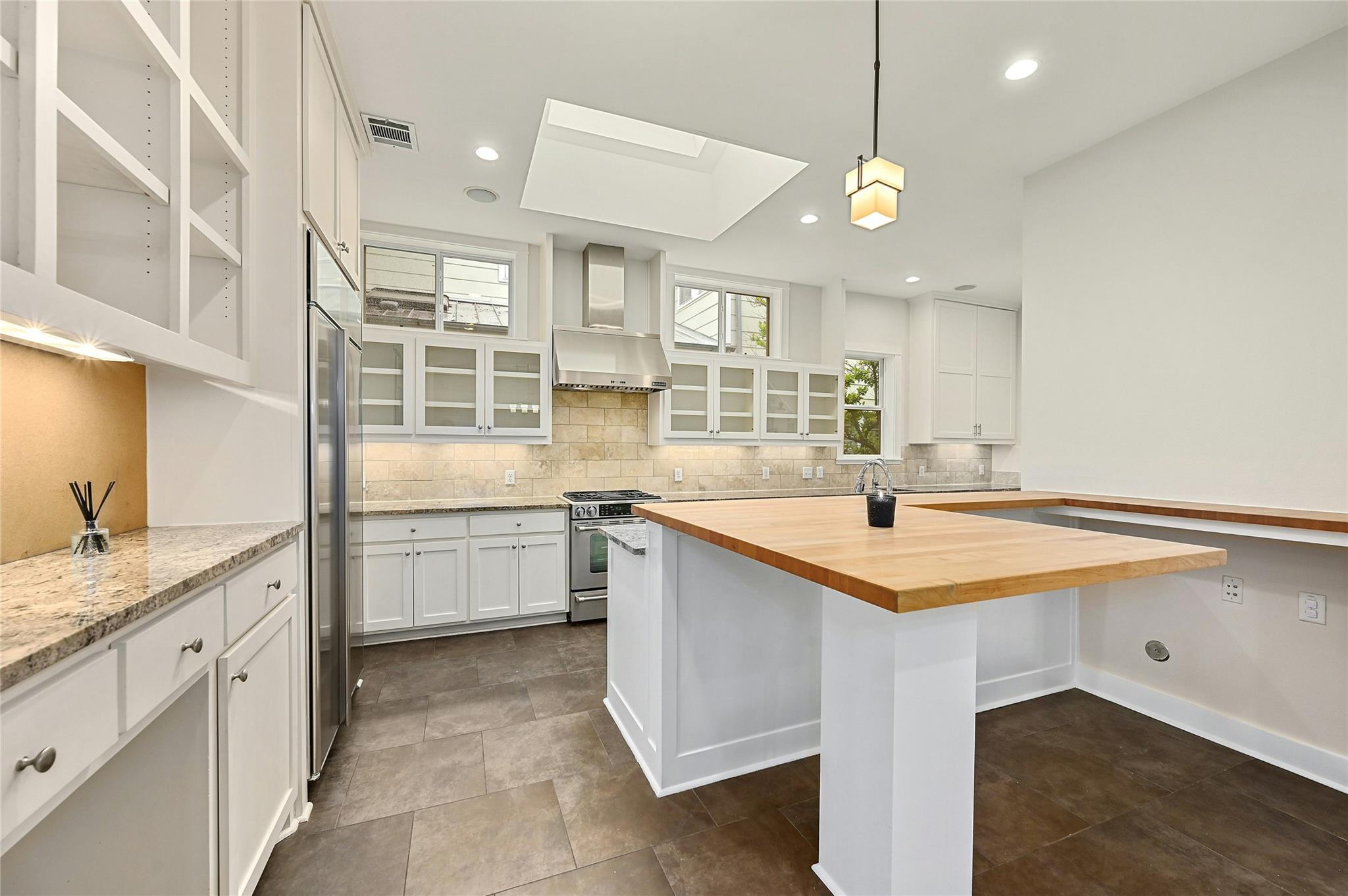 1205 Norwalk Ln #d Property Photo 13