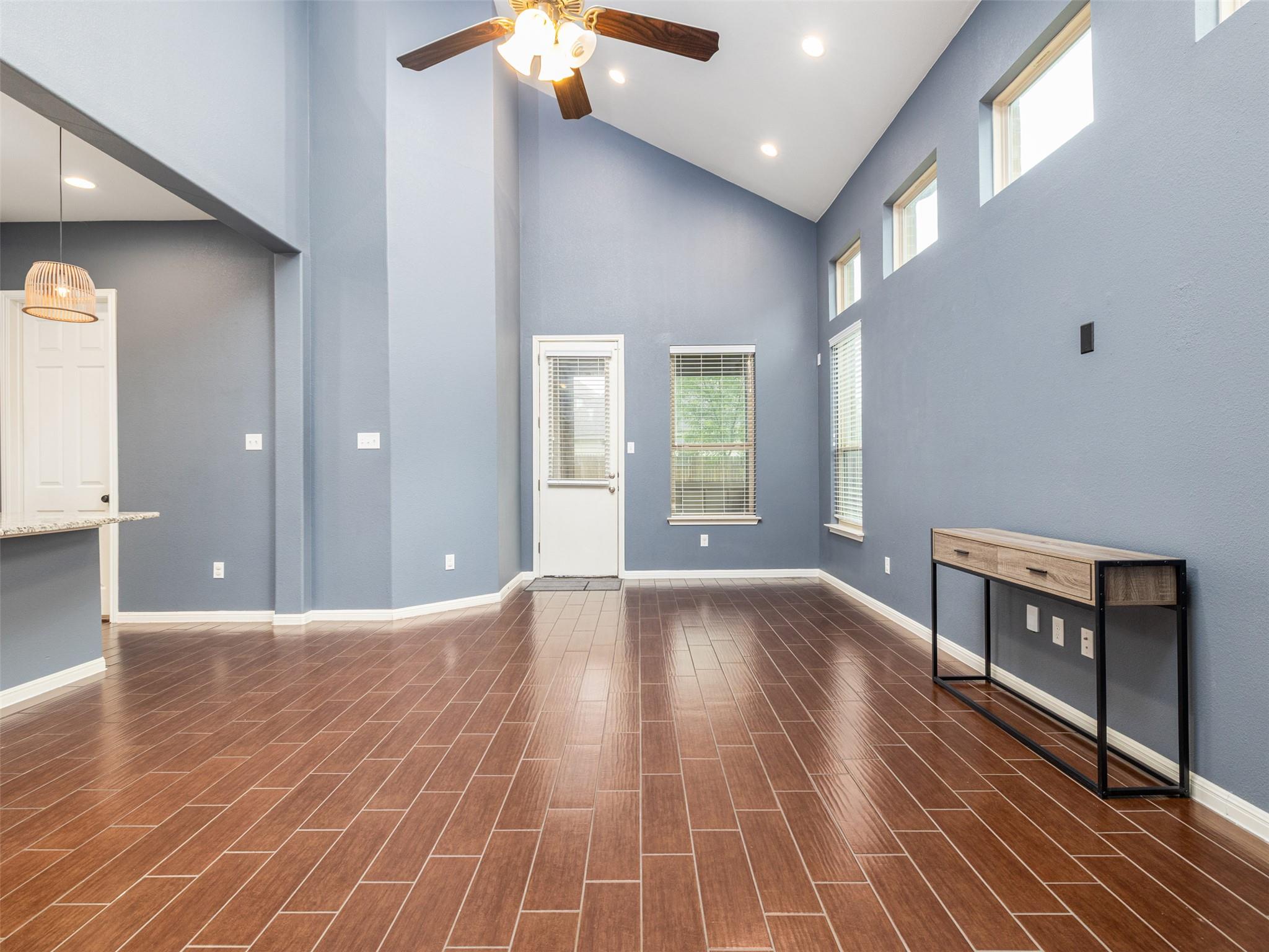 1205 Clearwing Cir Property Photo 3