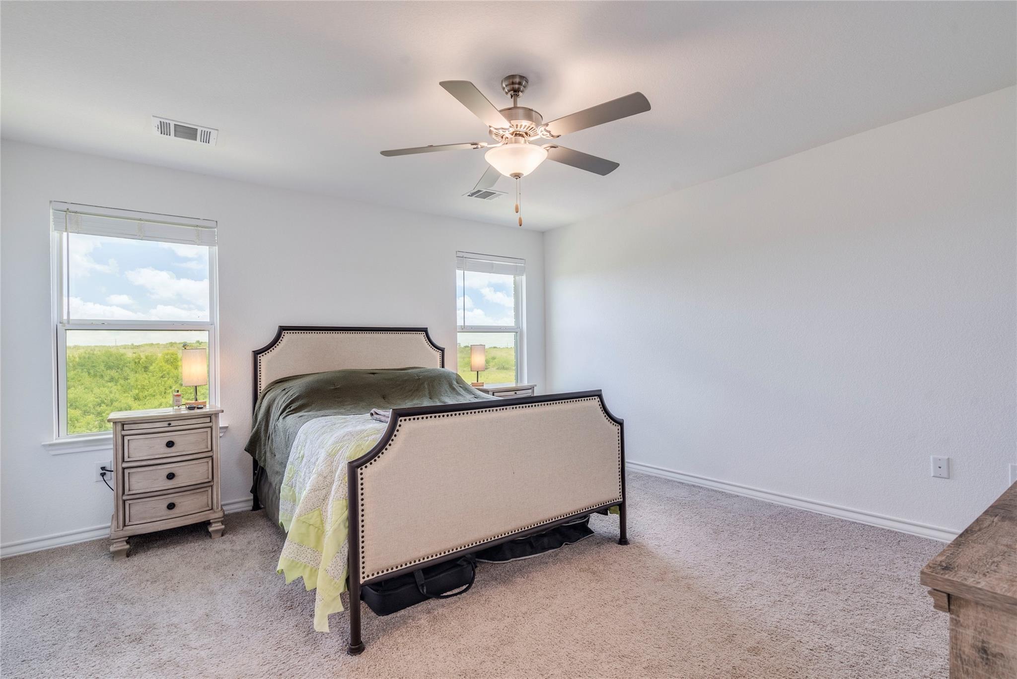 572 Pepperbark Loop Property Photo 11