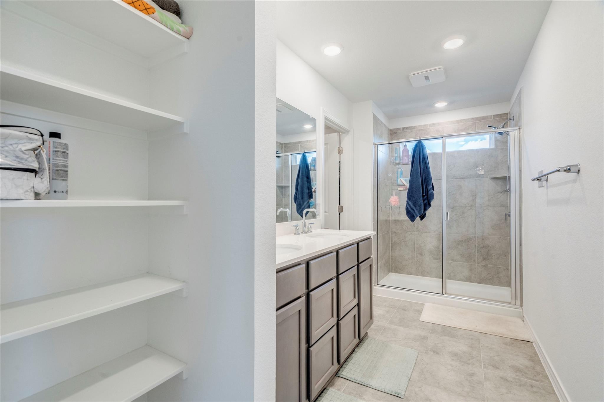 572 Pepperbark Loop Property Photo 12