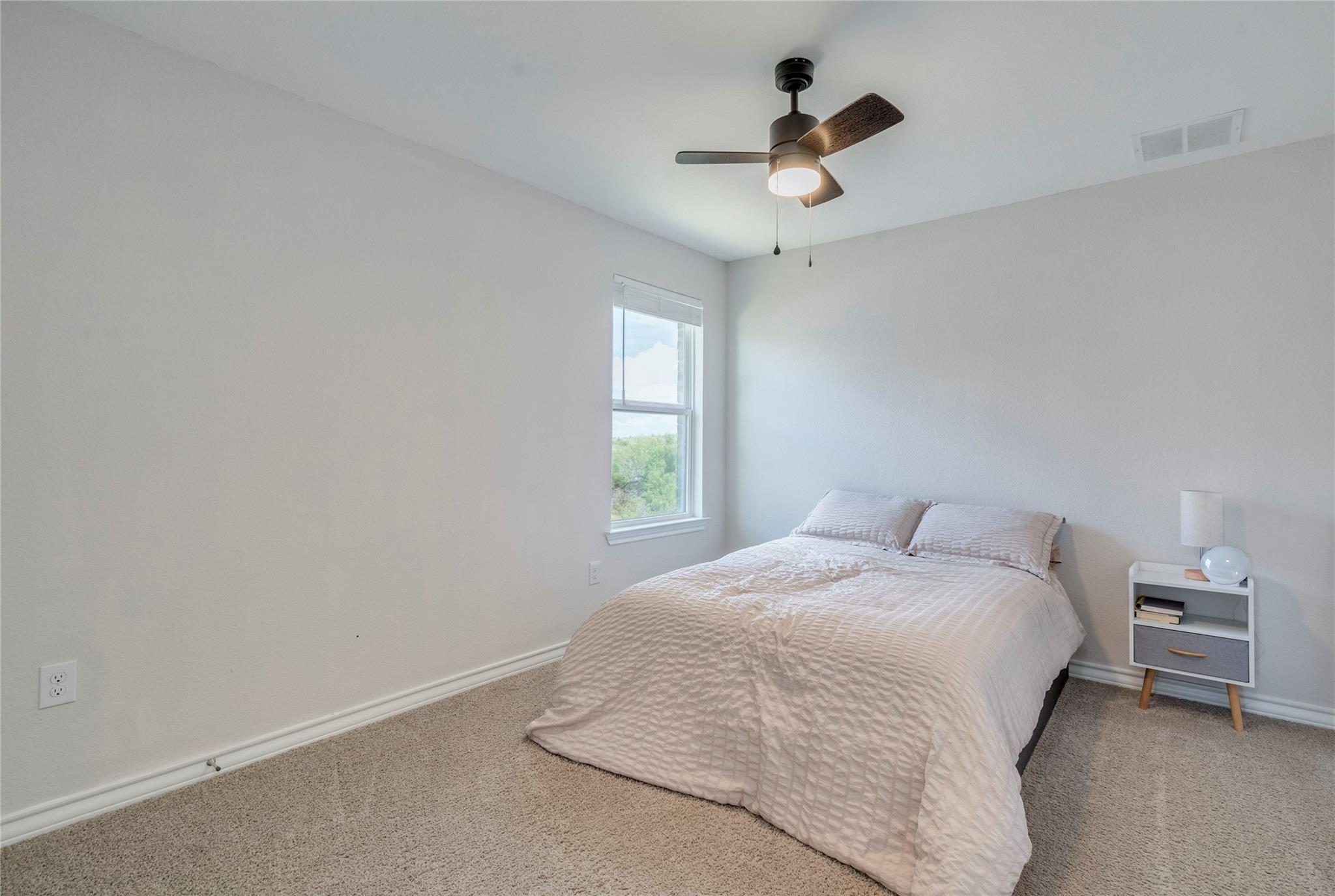 572 Pepperbark Loop Property Photo 13