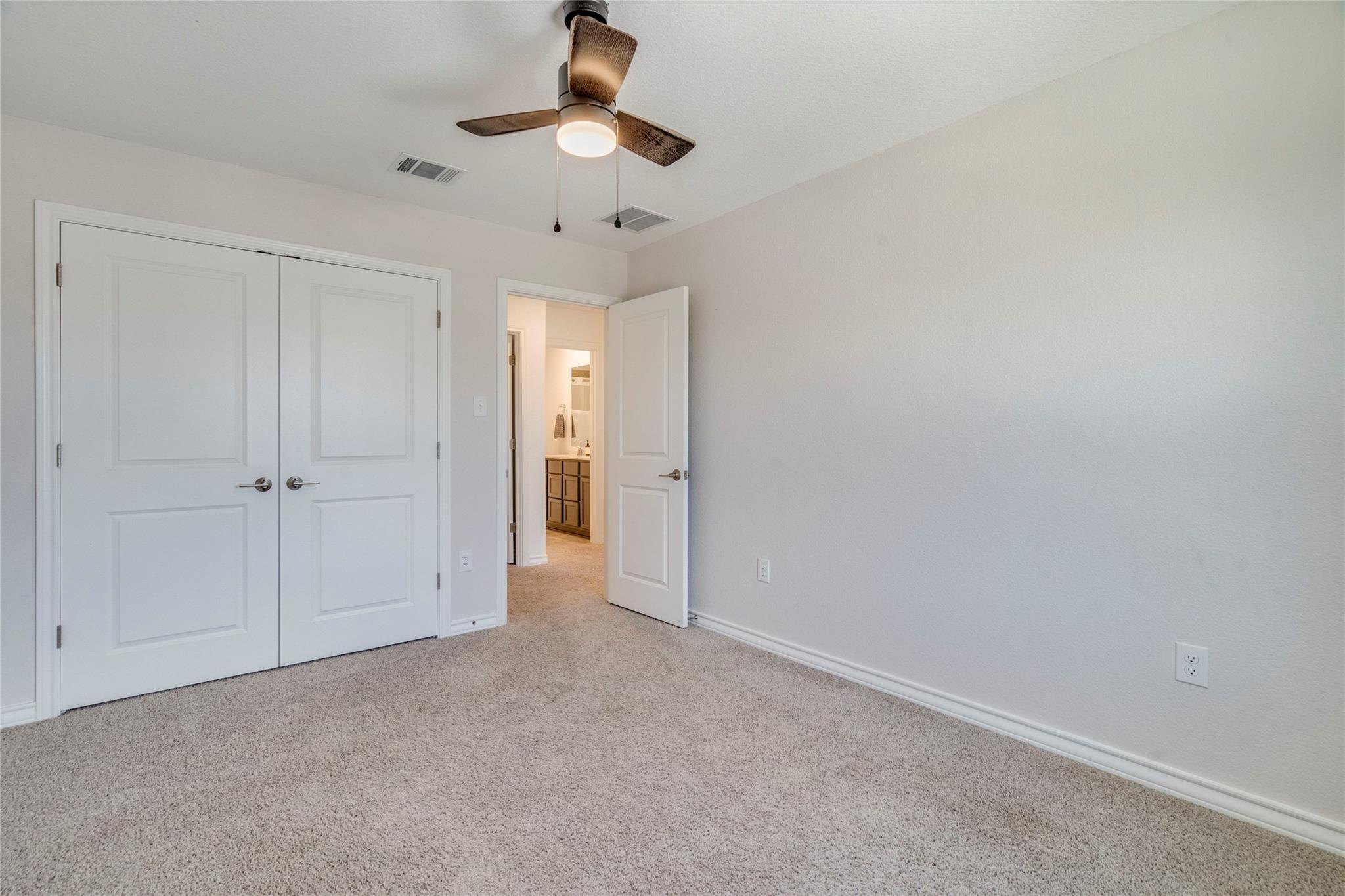 572 Pepperbark Loop Property Photo 17