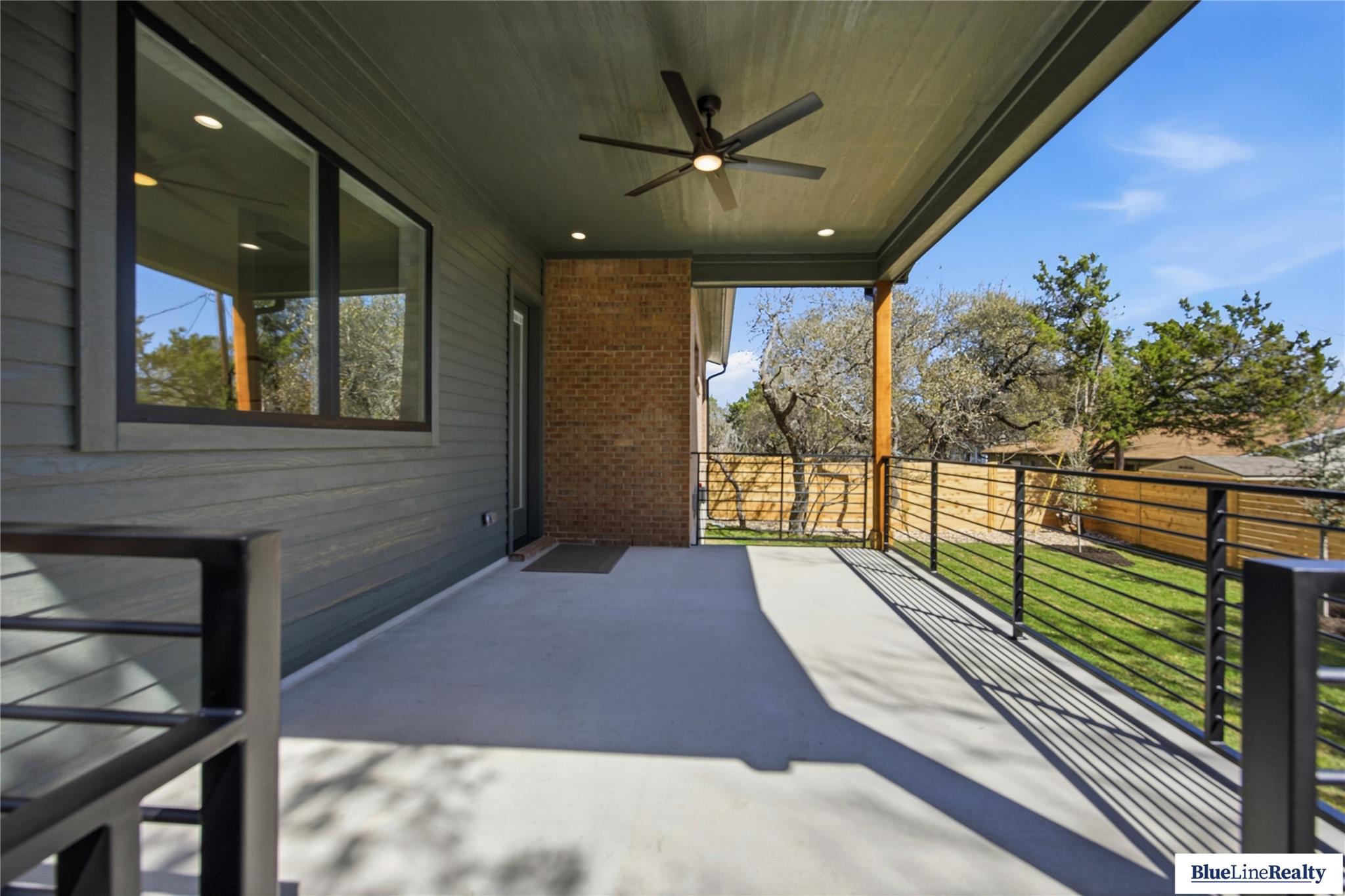 18305 Lake Oaks Dr Property Photo 6