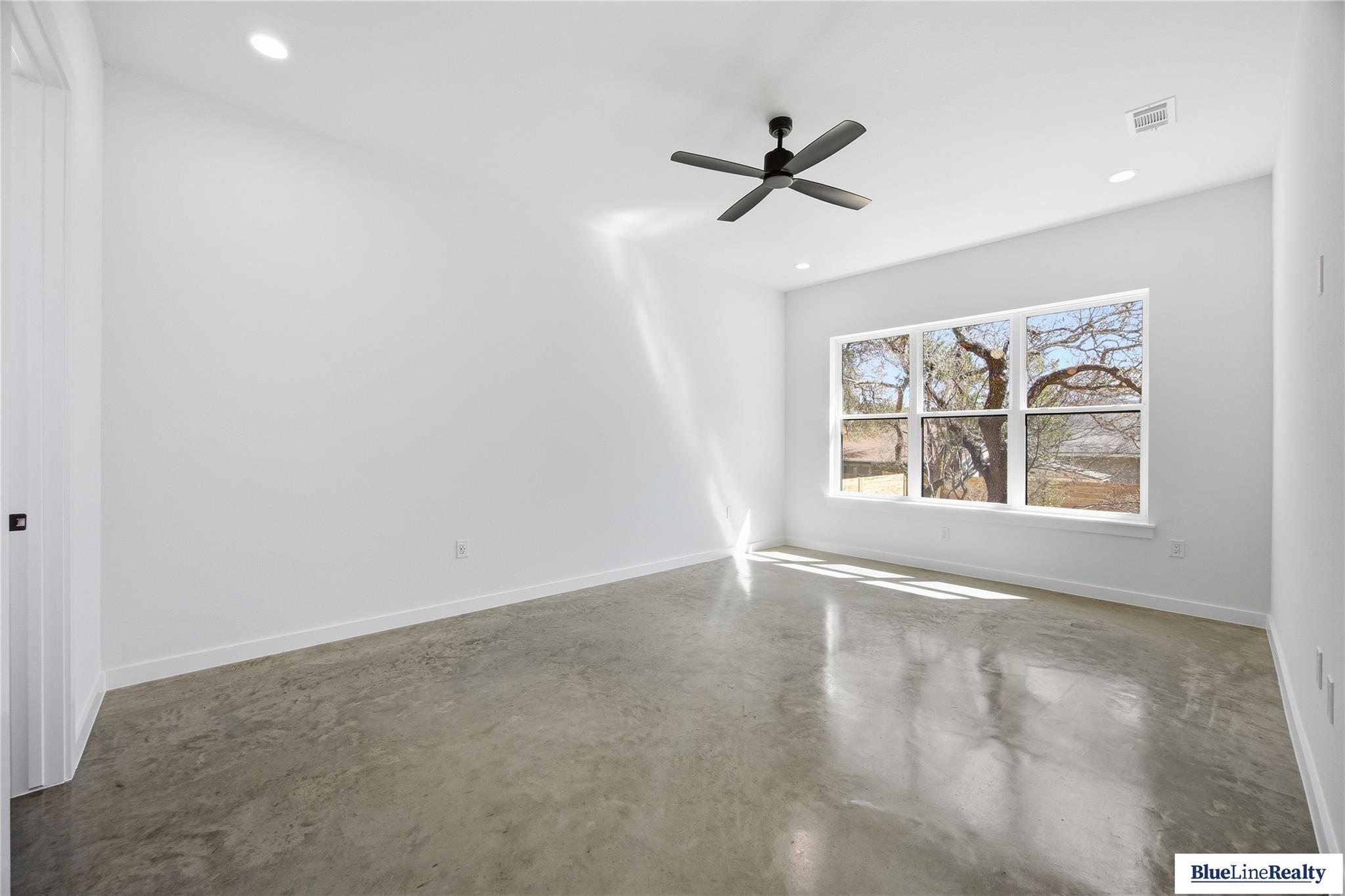 18305 Lake Oaks Dr Property Photo 23