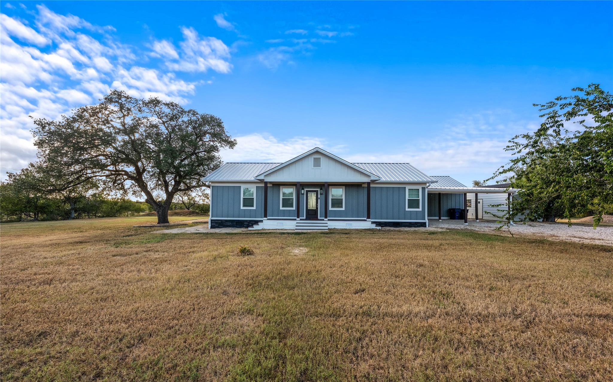 158 Goertz Dr Property Photo 1