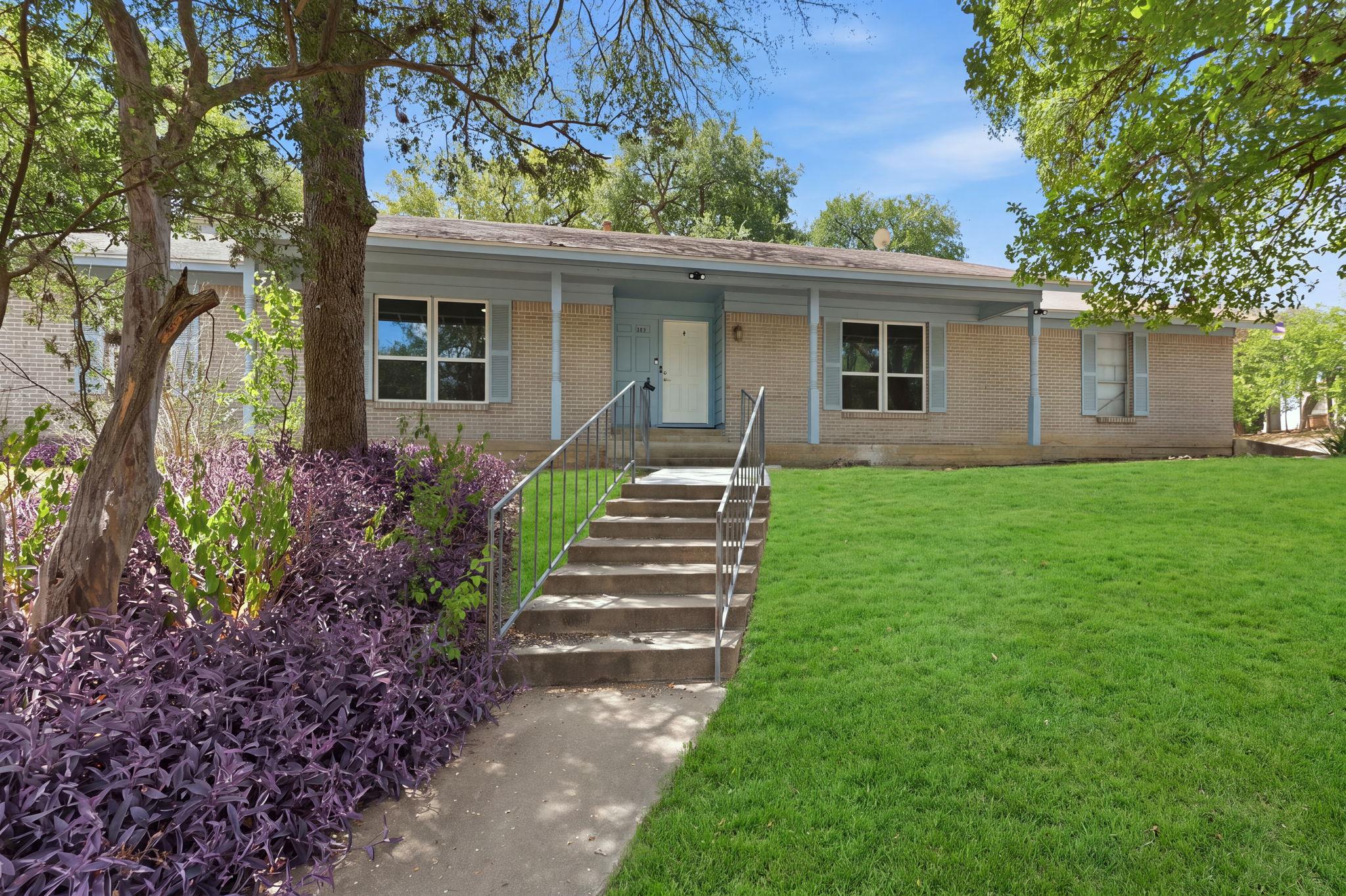 6108 Cherrylawn Cir Property Photo 1