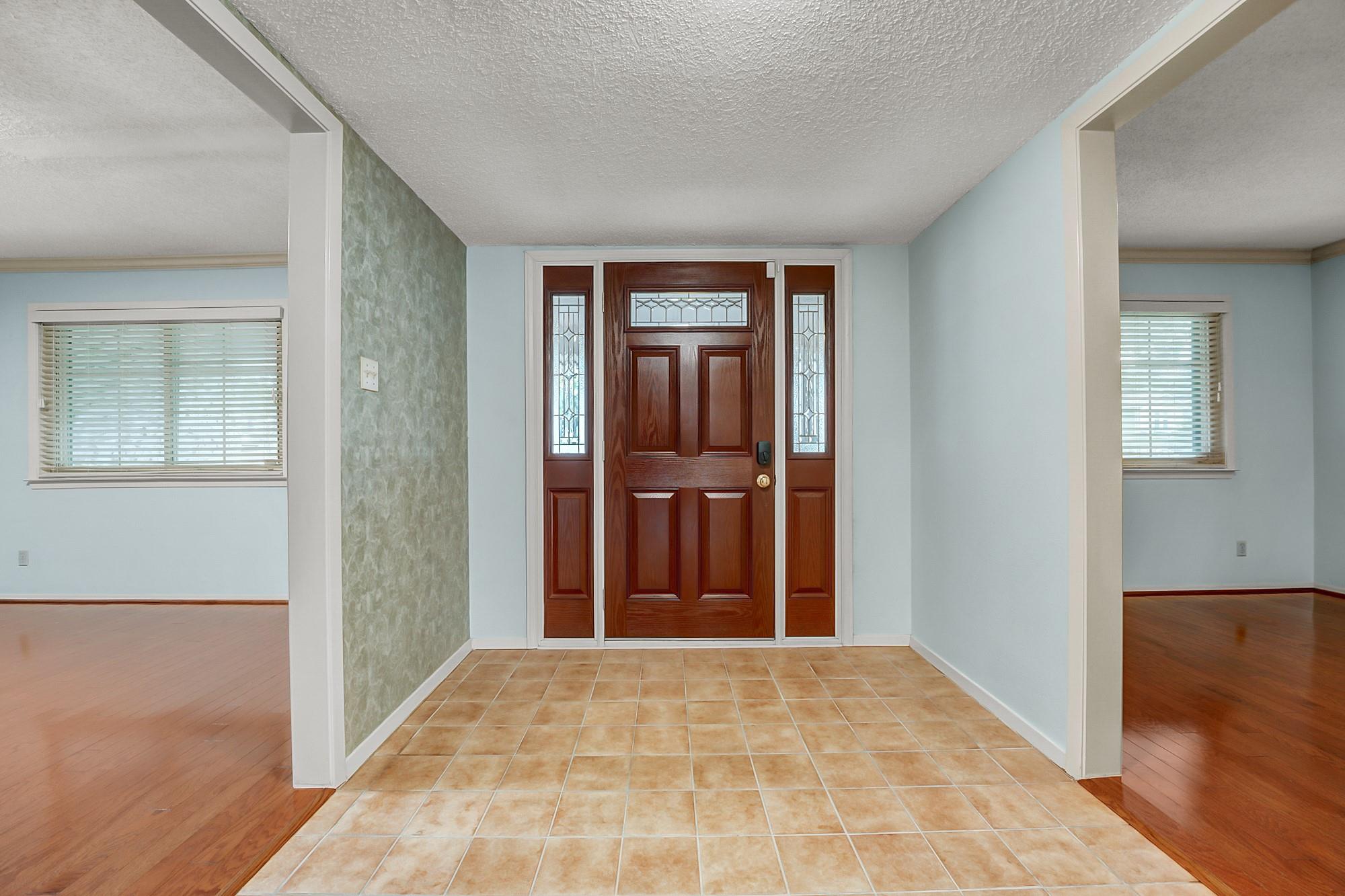 8001 Manassas Dr Property Photo 5