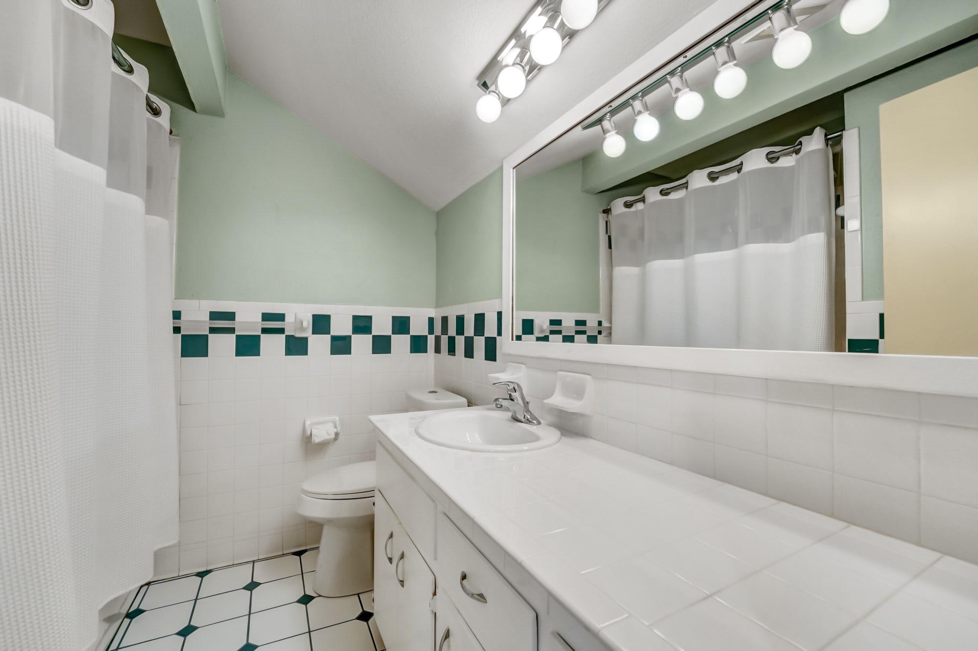 8001 Manassas Dr Property Photo 23